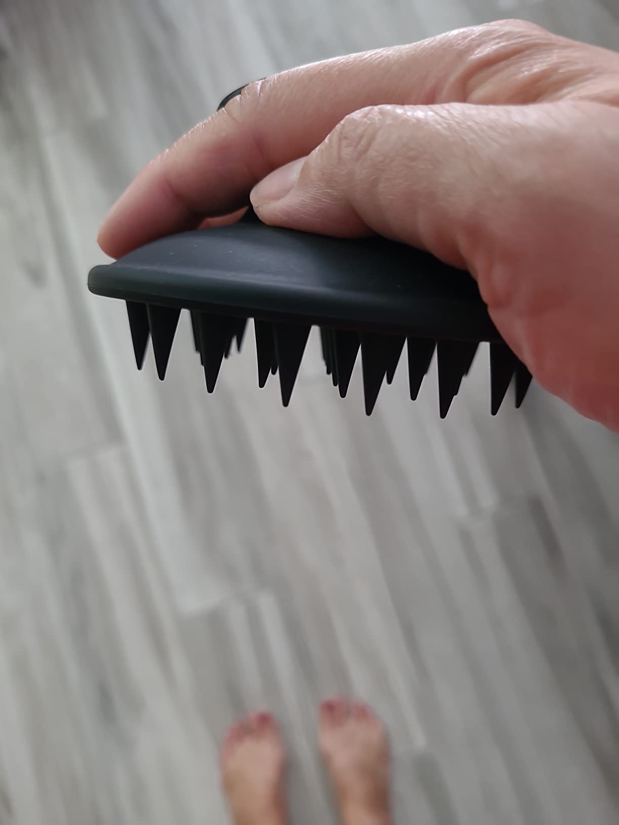 Meartchy Silicone Scalp Massager Shampoo Brush, Scalp Brush for Hair Growth & Dandruff Removal, Hair Scrubber Scalp Stimulator Exfoliator Brush with Soft Bristles for Wet Dry Scalp Care (Black) customer photo 1
