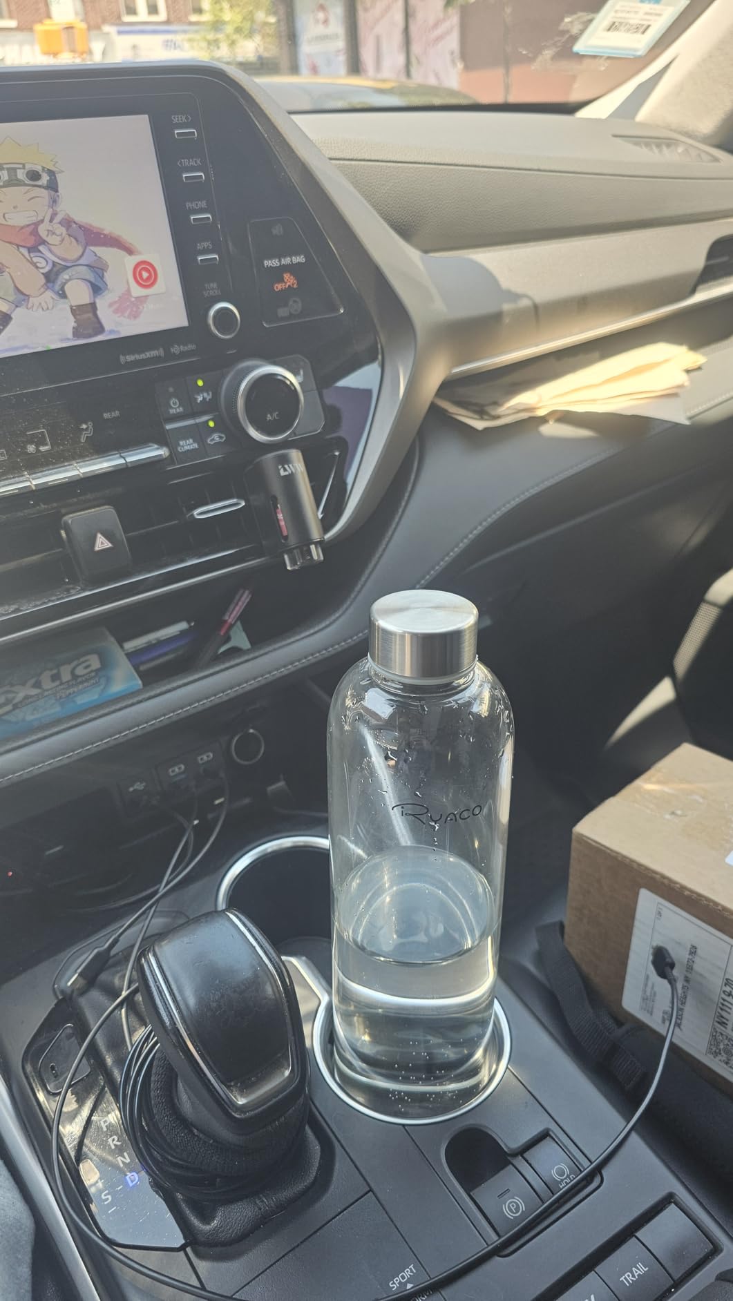 Ryaco Borosilicate Glass Water Bottle 33oz/1L/1000ml BPA-Free Leak Proof Ideal for School Home Office Travel Sport Yoga Gym Hot Cold Drinks with Portable Neoprene Carrying Sleeve and Sponge Brush customer photo 2