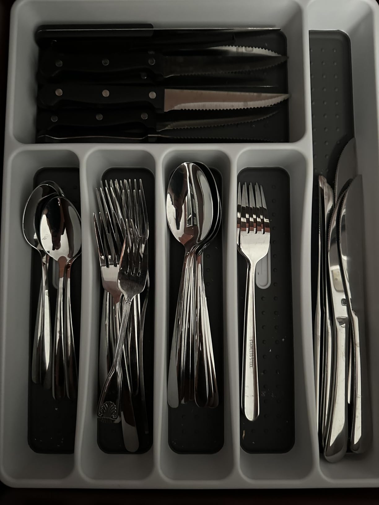 49-Piece Silverware Set with Organizer, Heavy Duty Stainless Steel Flatware Set for 8, Cutlery Utensil Sets with Steak Knives, Rust-proof, Mirror Polished, Dishwasher Safe, Heavy Duty customer photo 2