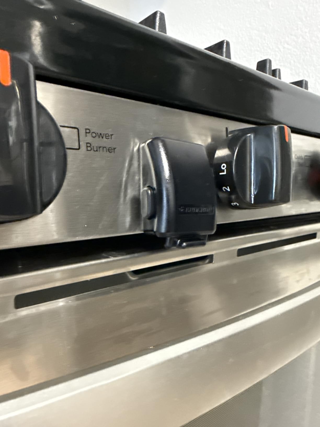 EUDEMON 1 Pack Updated Oven Front Lock, Childproof Oven Door Lock, Easy to Install & Use Durable and Heat-Resistant Material no Tools Need or Drill (Black) customer photo 1