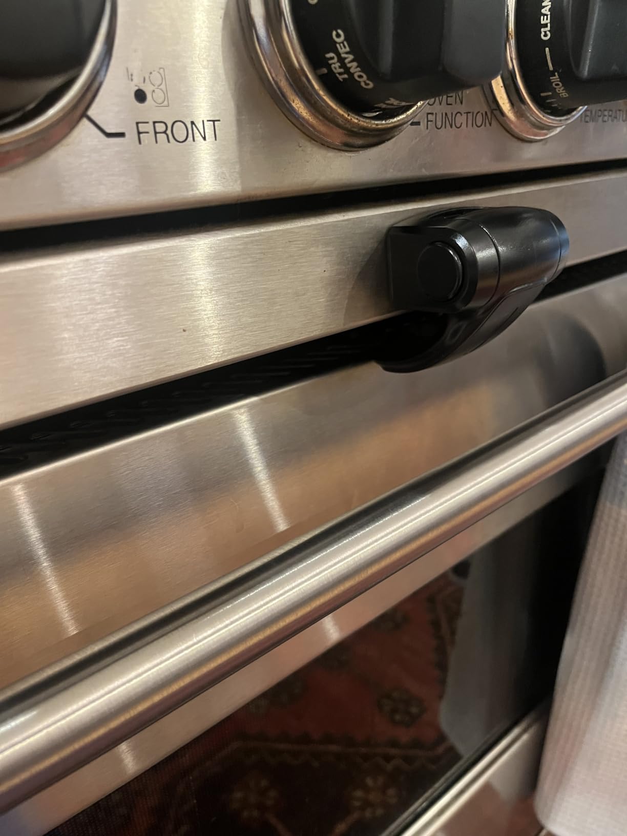 EUDEMON 1 Pack Updated Oven Front Lock, Childproof Oven Door Lock, Easy to Install & Use Durable and Heat-Resistant Material no Tools Need or Drill (Black) customer photo 2