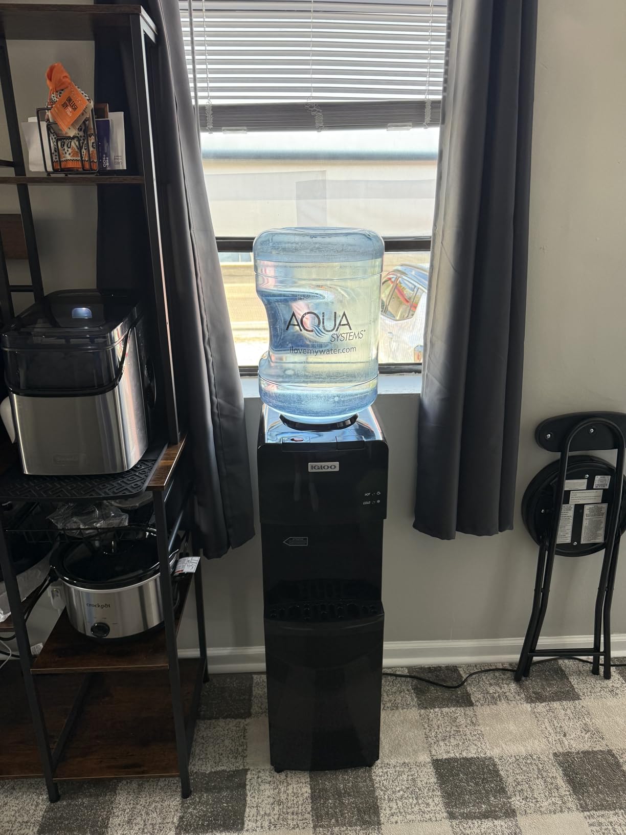 Igloo Top Loading Water Cooler with Removable Tray & Energy-Saving Features - Water Tower with Hot, Cold Temperature Settings - Water Dispenser Fits 3 & 5-Gallon Jugs with Child Safety Lock - Stainless customer photo 1