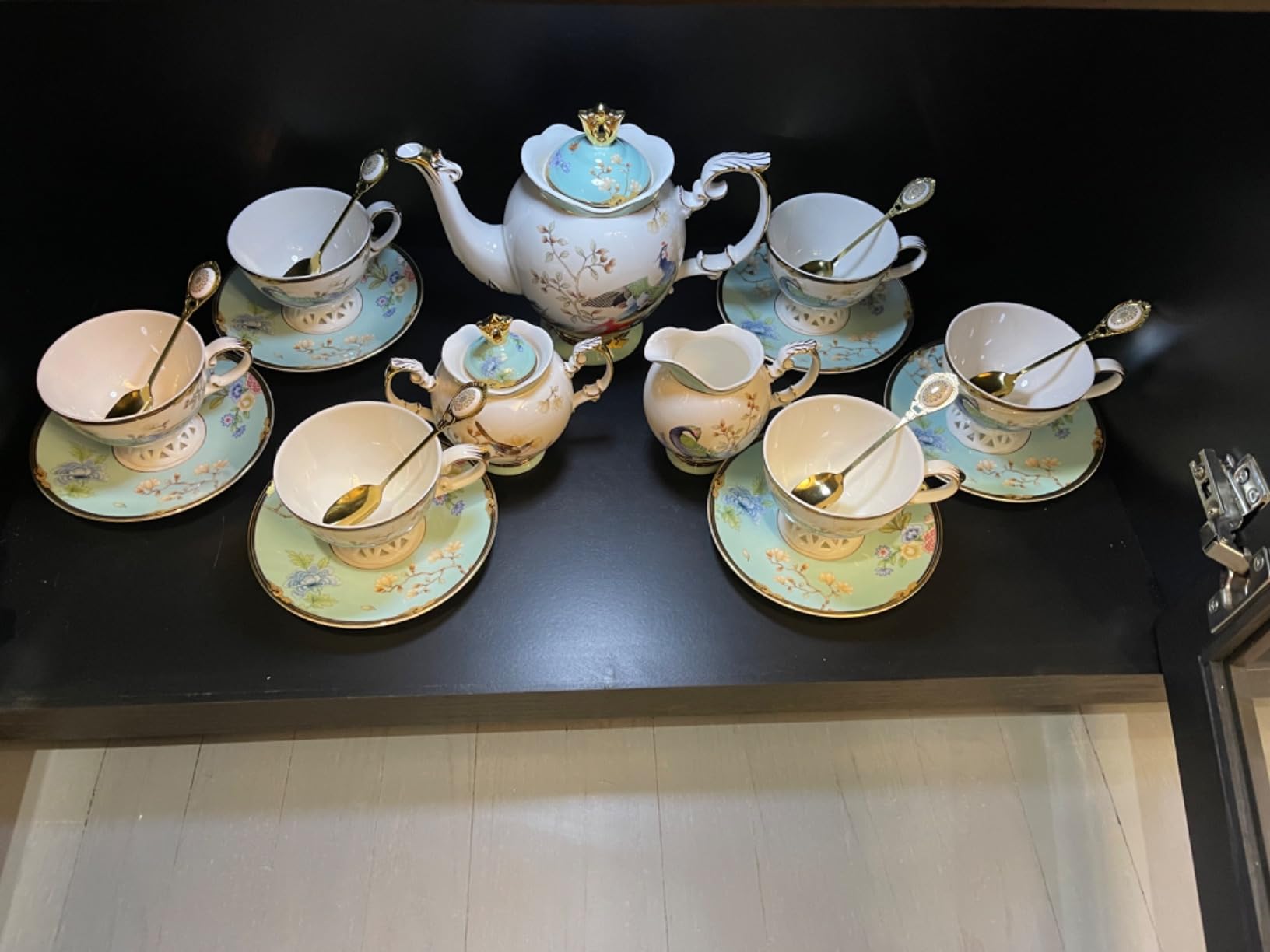 ACMLIFE Bone China Tea Set for Adults with Teapot, Porcelain Tea Party Sets 21-Piece Vintage Floral Fine Bone China Tea Set for 6, 24K Gold English Tea Sets for Women Tea Party for Gifts customer photo 1