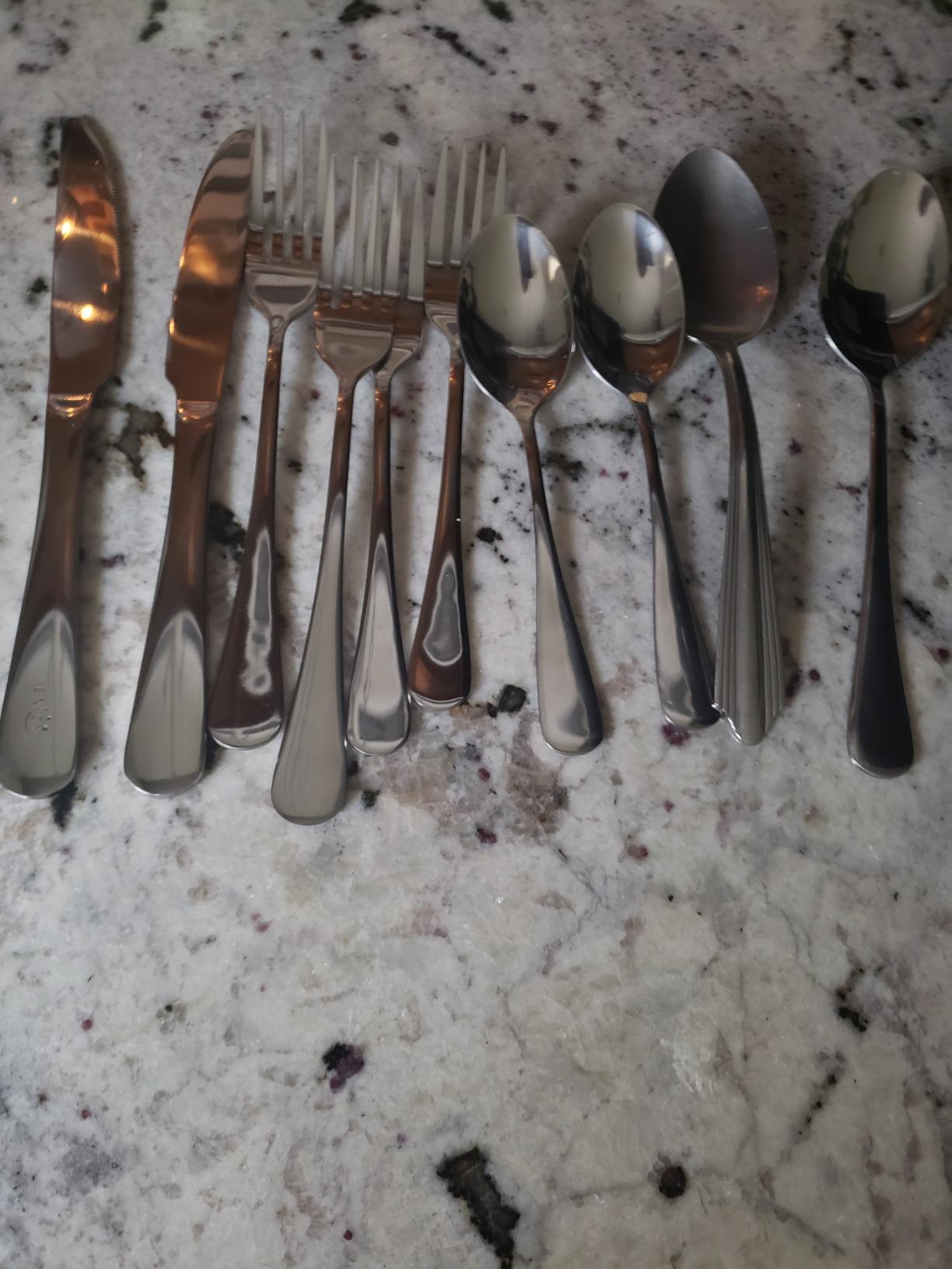 ENLOY 20 Piece Silverware Set, Rose Gold Stainless Steel Cutlery Set for 4 | Kitchen Utensil Set Service for 4, Include Heavy Duty Knife Fork Spoon, Mirror Polished for Home, Kitchen, Dishwasher Safe customer photo 1