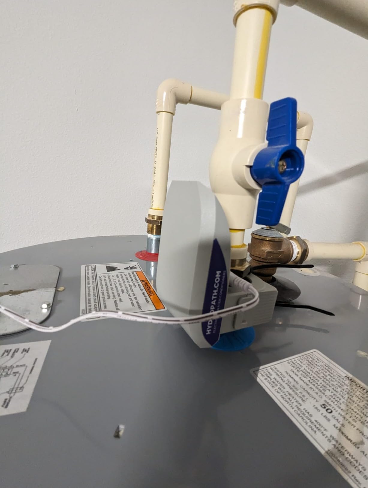 HydroFLOW Pearl Plus | Eco Friendly Alternative to Salt Water Softeners | Descaler for Large Homes & Commercial Appliances | Fits Pipes Up to 1.5