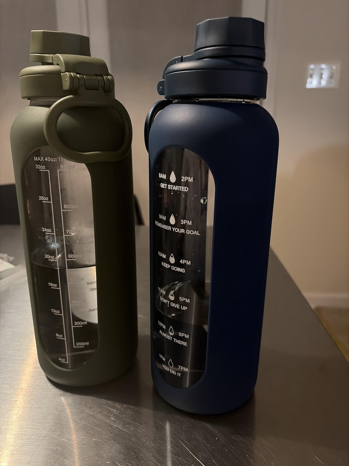 CIVAGO 32 oz Glass Water Bottle with Straw, Large Motivational Water Jug with Time Marker, 2 Leakproof Lids, Wide Mouth, Silicone Sleeve customer photo 1