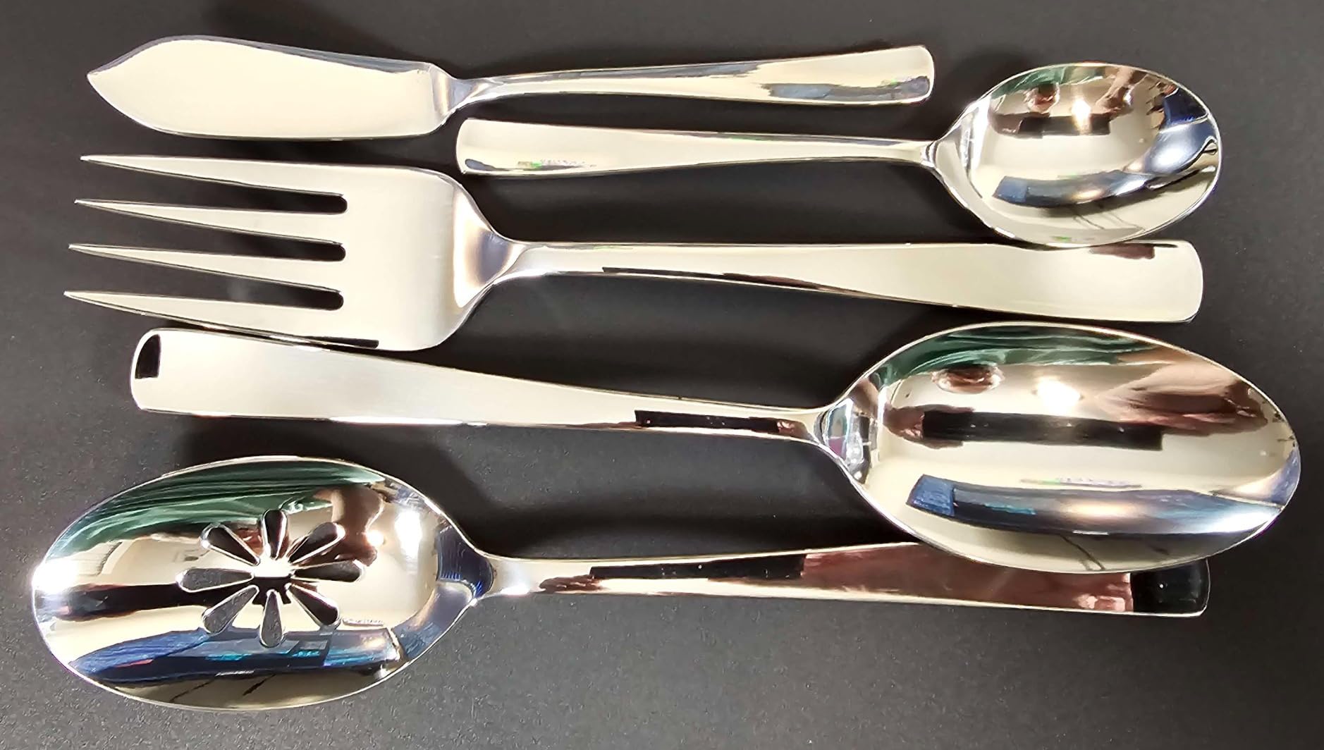 Mikasa Barrett 45-Piece Flatware Set, 18/10 Stainless Steel Silverware Set, Service for 8, Minimalist Square-Tip Handles, Dishwasher Safe customer photo 2