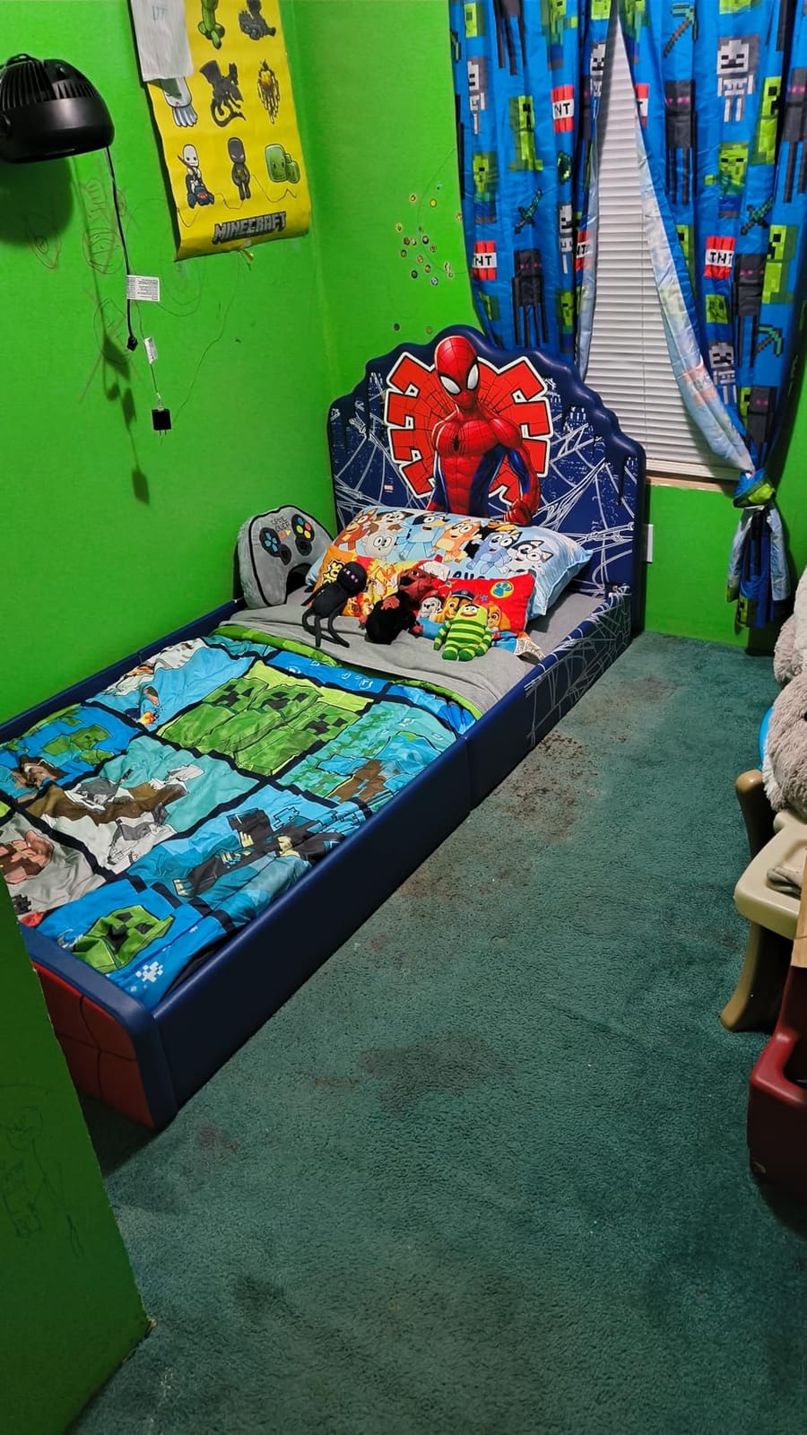 Delta Children PAW Patrol Upholstered Twin Bed, Blue customer photo 2