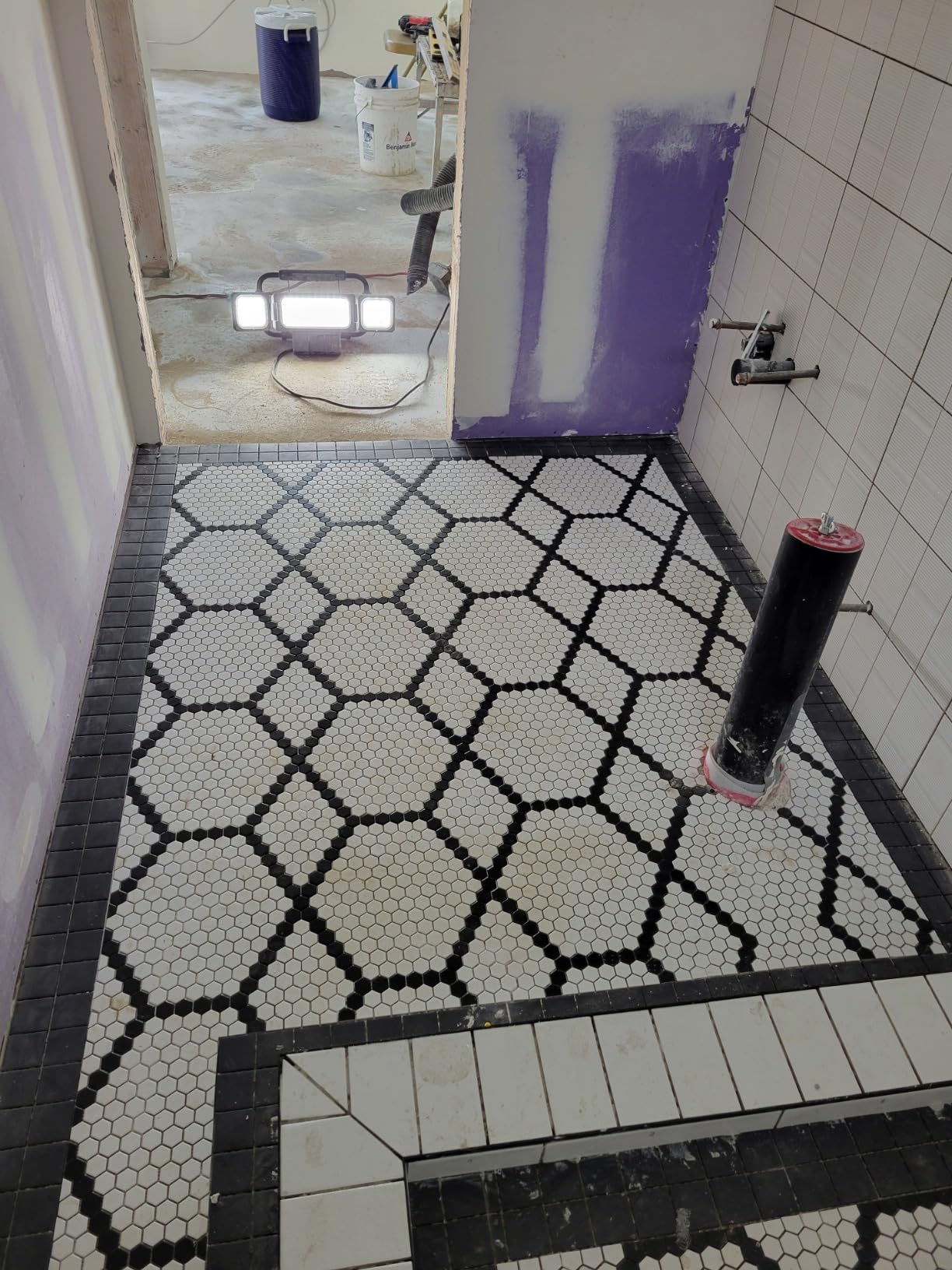 MSI White Black 12 in. x 12 in. Hive Pattern Porcelain Mosaic Tile customer photo 1