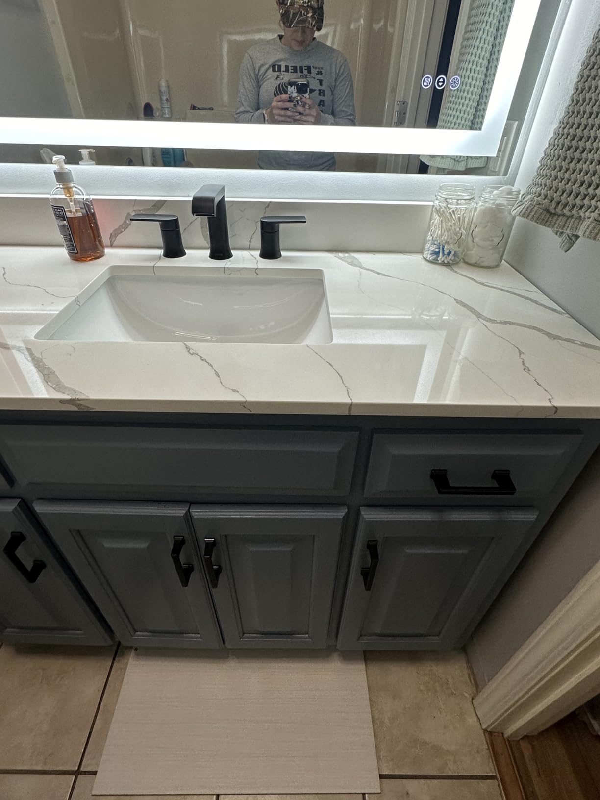 48 in.W x 22 in.D Quartz Calacatta River Vanity Top, with Undermount Single Middle Sink Vanity Top, with Two Sidesplash & One Backsplash, 8 Inch Faucet Hole Spread Bathroom Vanity Sink Countertop customer photo 2