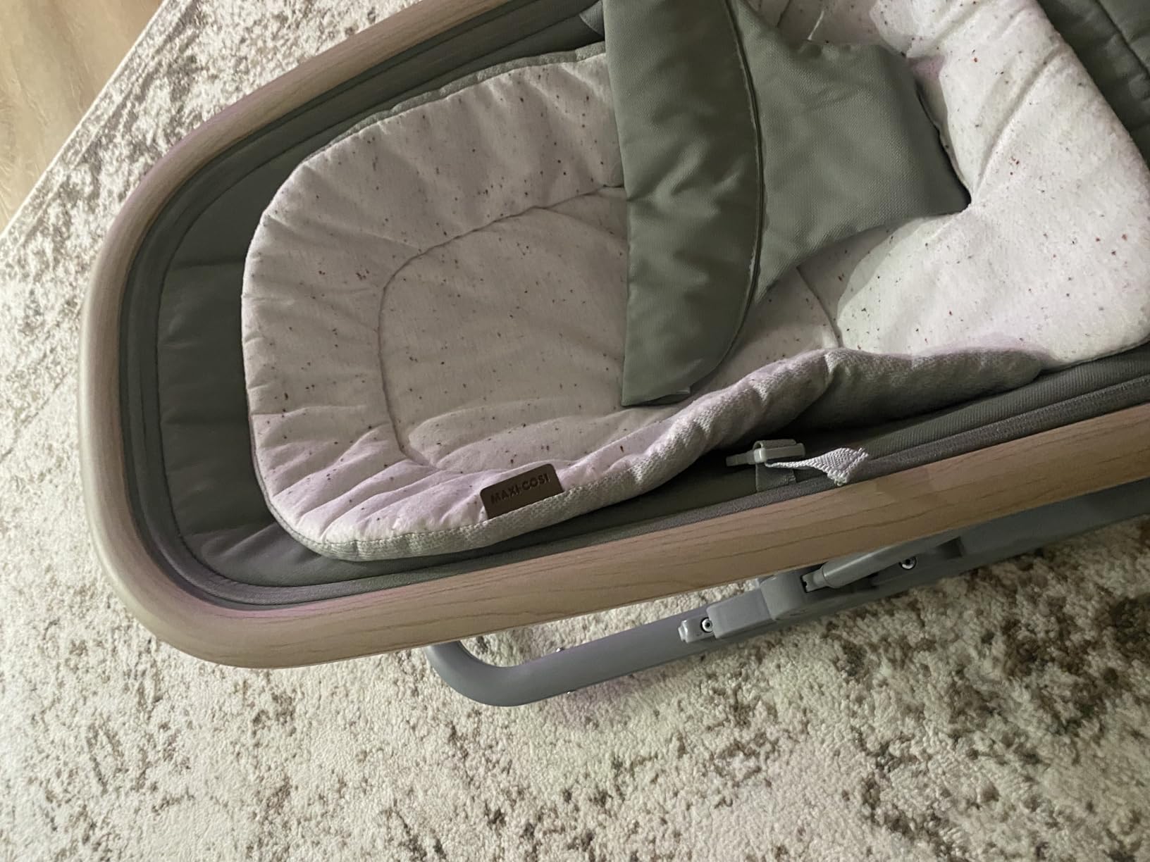 Maxi-Cosi Kori 2-in-1 Baby Bouncer Seat for Infants, Baby Rocker Chair, Portable Bouncer Chair, Classic Green customer photo 2