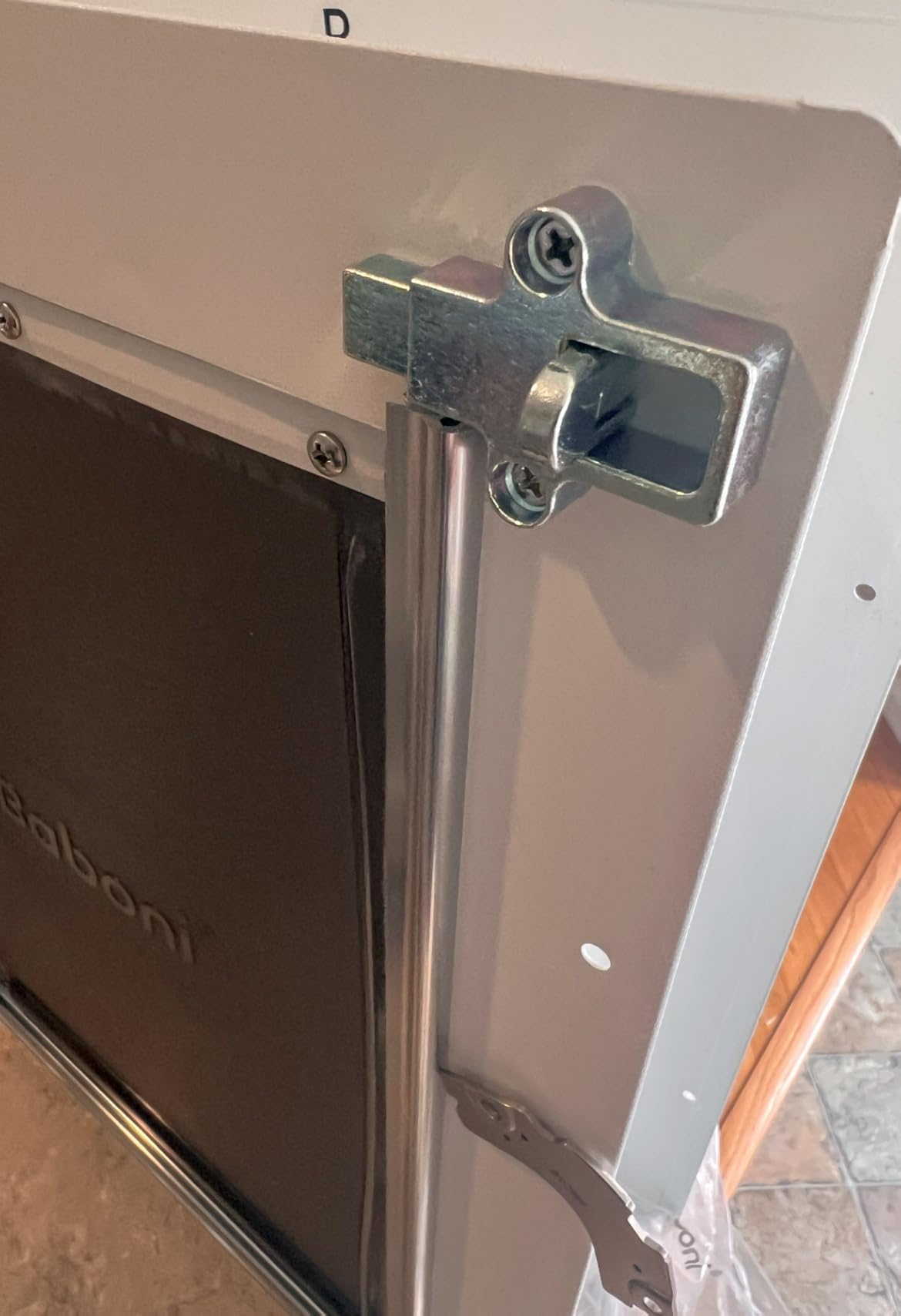 Baboni Pet Door for Wall, 3-Flap, Steel Frame and Telescoping Tunnel, Aluminum Lock, Double Flap Dog Door and Cat Door, Strong and Durable (Pets Up to 100 Lb) - Large customer photo 2