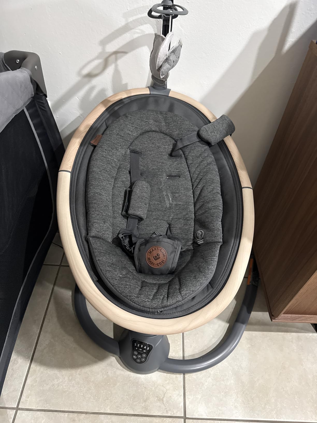 Maxi-Cosi Cassia Smart Baby Swing for Infants, Portable, Foldable Infant Swing with Music, 360 Rotation, 5 Speeds, 12 Melodies, EcoCare Fabric, Auto Motion Sensor, 2 Reclines, Classic Oat customer photo 1