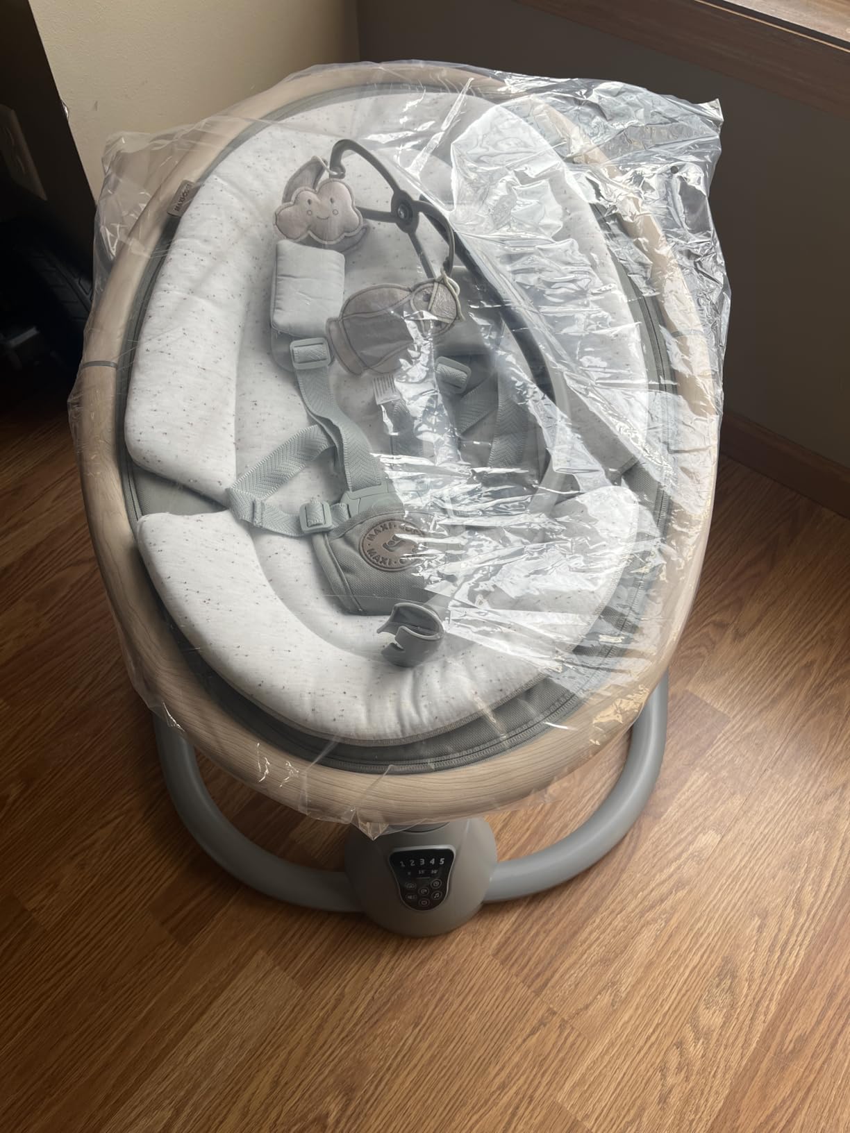 Maxi-Cosi Cassia Smart Baby Swing for Infants, Portable, Foldable Infant Swing with Music, 360 Rotation, 5 Speeds, 12 Melodies, EcoCare Fabric, Auto Motion Sensor, 2 Reclines, Classic Oat customer photo 2