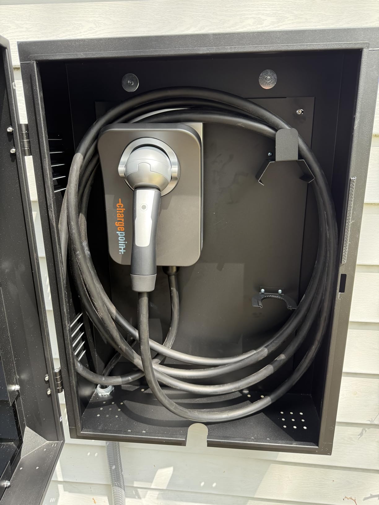 ChargePoint HomeFlex Level 2 EV Charger, Hardwired NACS Charging Station - Tesla Compatible, Fast Charge Solution for Electric Vehicles customer photo 2
