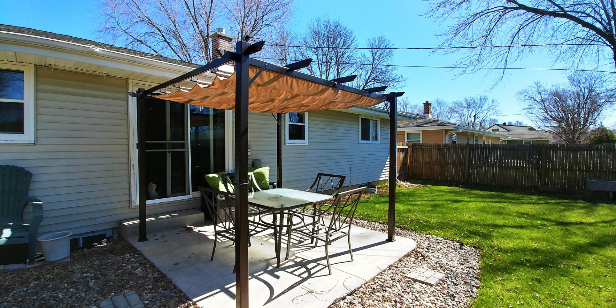 Outsunny 10' x 10' Aluminum Patio Pergola with Retractable Pergola Canopy, Backyard Shade Shelter for Porch, Outdoor Party, Garden, Grill Gazebo, Dark Gray customer photo 1