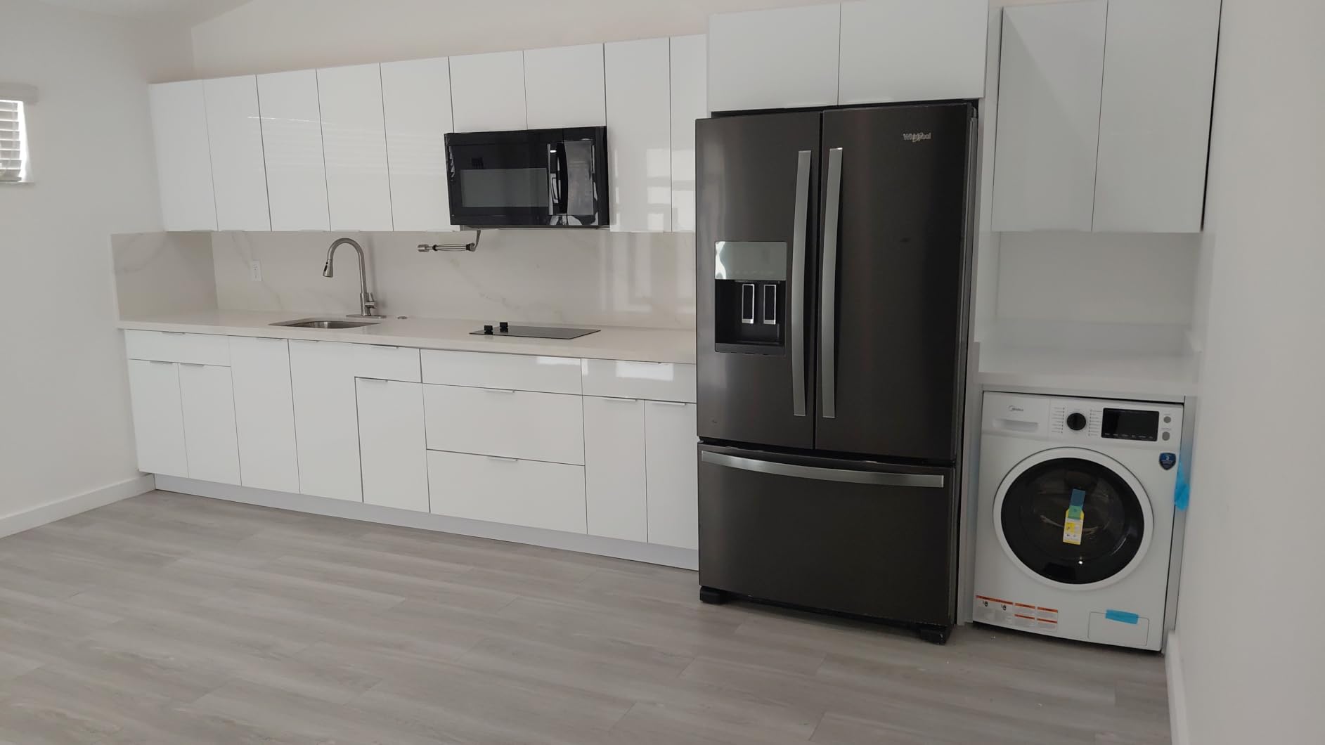 Midea 2.7 Cu Ft All-in-One Washer Dryer Combo, Ventless, 24 Inch, White - 1400 RPM, 16 Cycles MFC24P70A0WUS customer photo 1