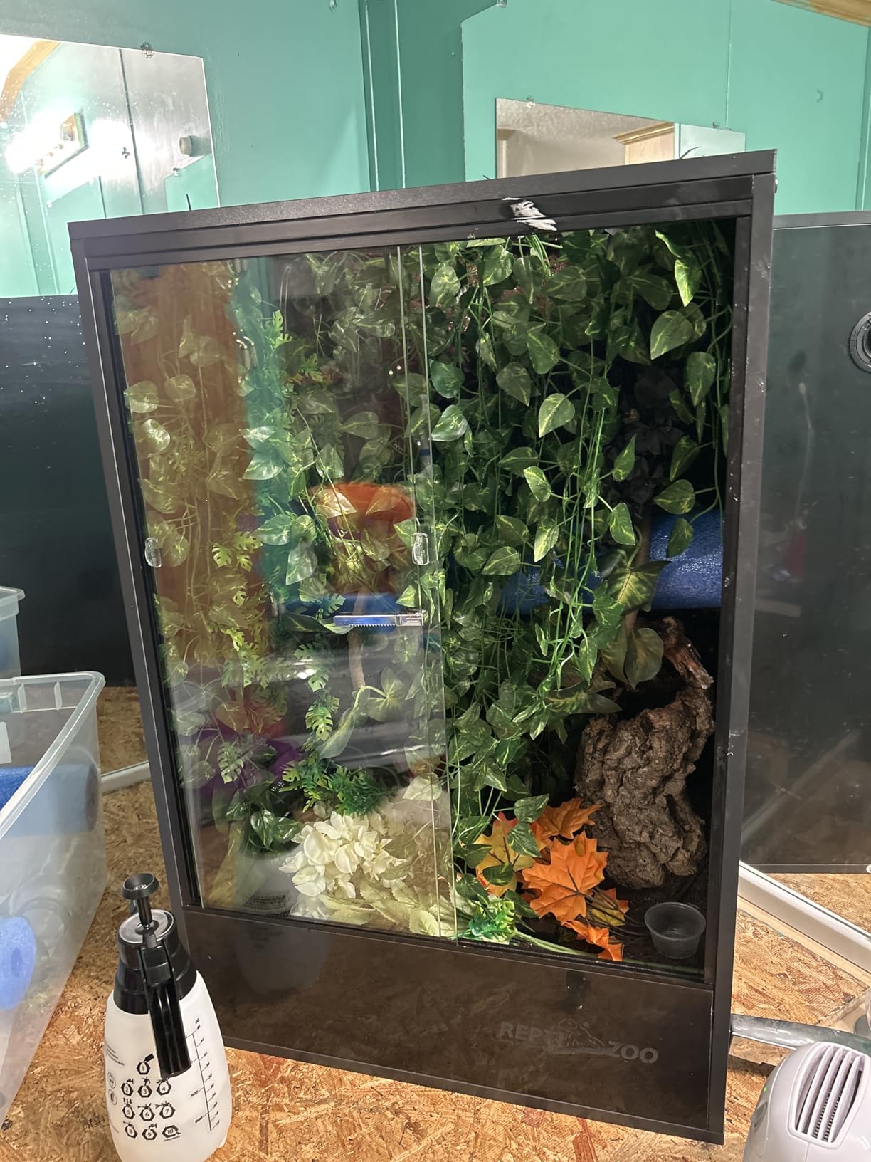 REPTI ZOO 30 Gallon PVC Tall Reptile Tank, 18x18x24 Reptile Terrarium for Frog Lizard Gecko Chameleon Snake, Tropical Rainforest Habitat Enclosure with Sliding Door & Top Screen Ventilation customer photo 1