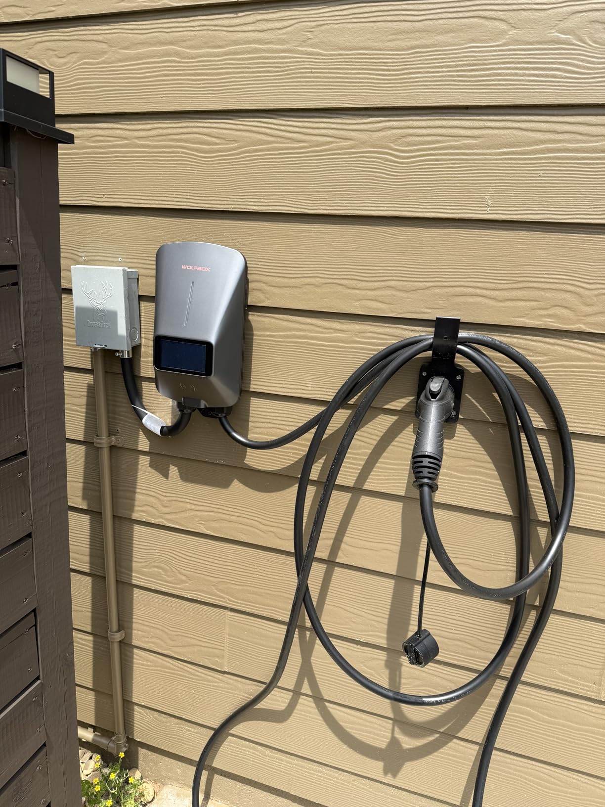 WOLFBOX Level 2 EV Charger 48amp, Hardwired with J1772 Connector, 240V (E48) | CSA Certified, Weatherproof (IP66, NEMA4), 25FT Cable, Smart APP & RFID Card control, Wi-Fi Enabled, 11.5KW customer photo 2