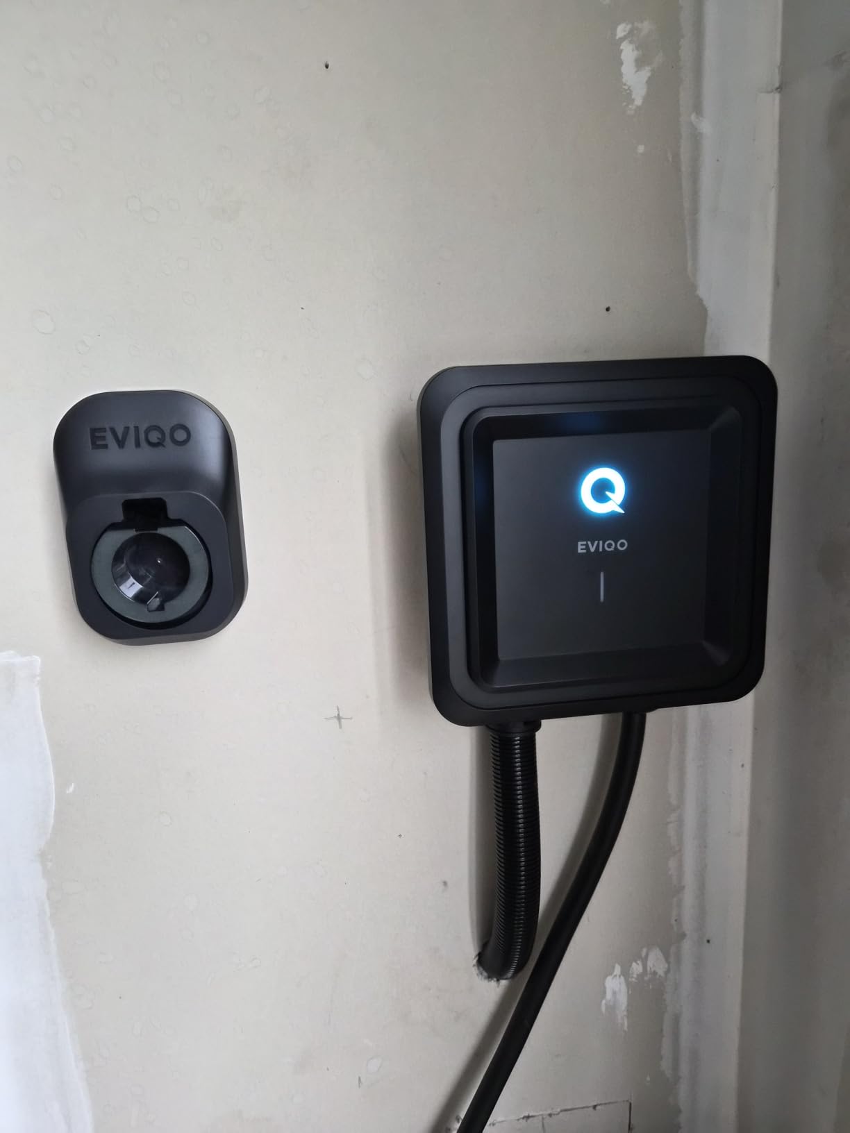 Level 2 EV Charger J1772 48A - Hardwired 240V Wall Charging Station | up to 50 mph, 25ft Cable, Enhanced WiFi (2.4GHz), Smart App, Weatherproof Indoor/Outdoor (IP66, NEMA 4), UL & ETL Certified customer photo 2
