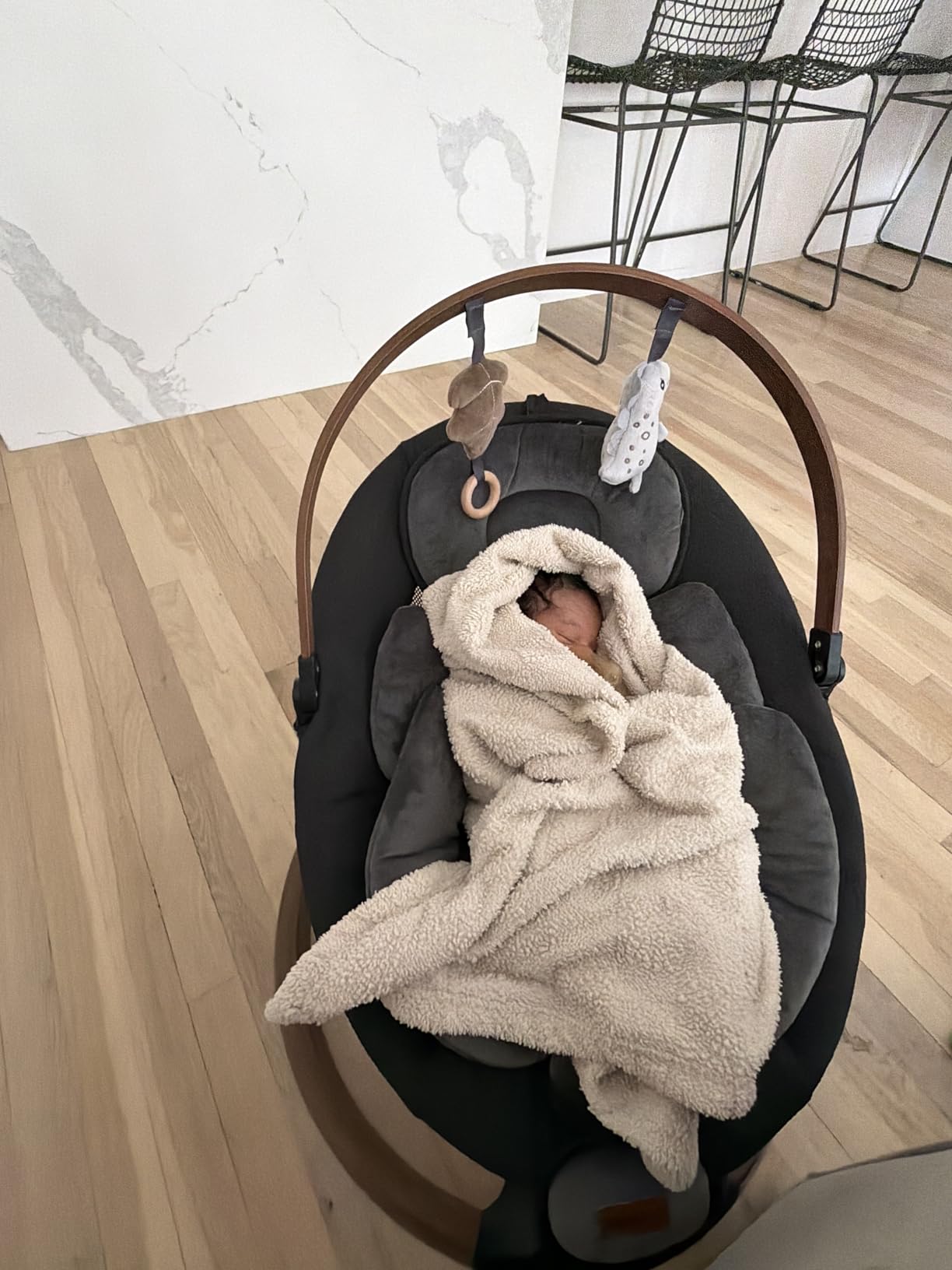 Monamii Baby Swings for Infants, Bluetooth Infant Swing with Music Speaker | Baby Swing with 5 Speeds, Remote Control, IMD Touch Panel, 3 Timer Settings, for Indoor & Outdoor Use customer photo 2