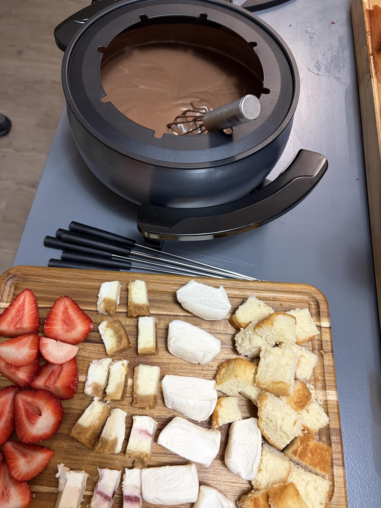 Hamilton Beach 12 Cup Electric Fondue Pot Set with Temperature Control | 3 Quart PFAS-Free (86202) customer photo 1