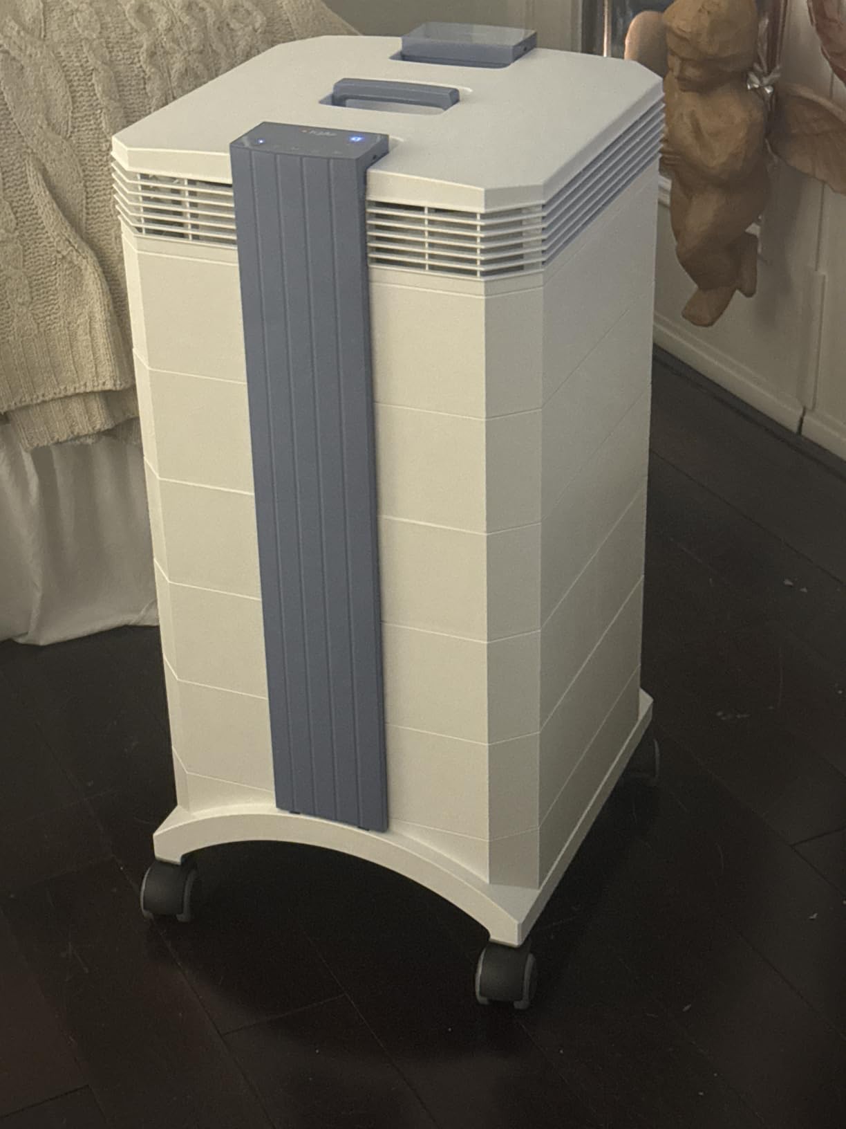 IQAir HealthPro Plus XE Air Purifier HyperHEPA WiFi, Large Rooms 1125 sq ft customer photo 2