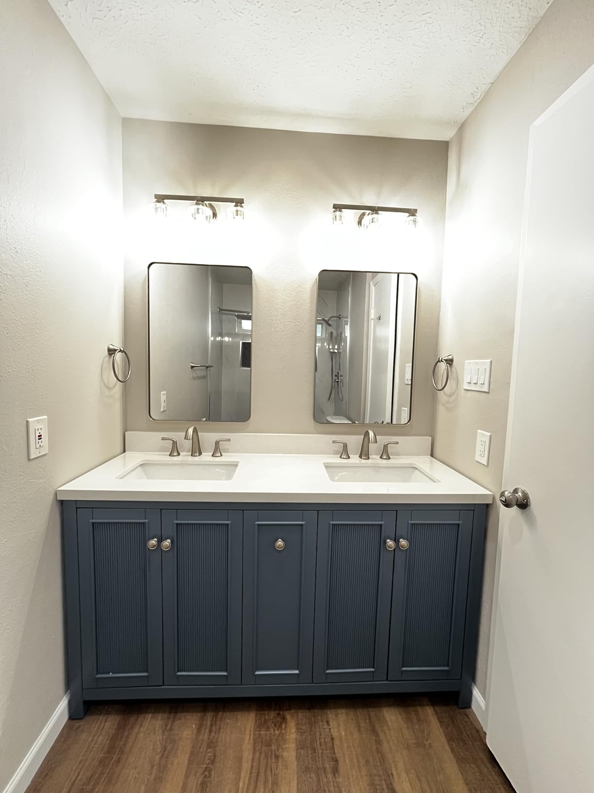 Keonjinn 20 x 30 Inch Brushed Nickel Bathroom Mirrors for Over Sink | HD Tempered Glass, Silver Vanity Mirror, Rust-Resistant Aluminum Frame, Rounded Rectangle, French Cleat Mount, Home Décor customer photo 1