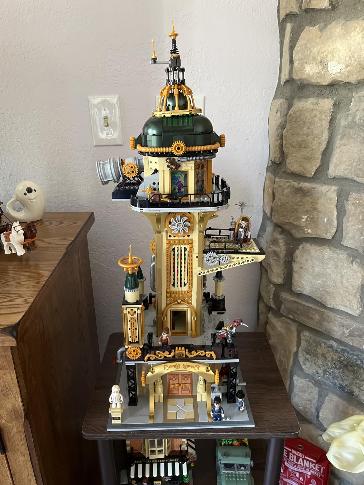 FUNWHOLE Book-Cafe Lighting Building-Bricks Set, 1718 Pcs Modular Building | Coffee House LED Light Construction Model for Adults, Home and Office Decor Building Kit Featuring Full-Print Designs customer photo 2