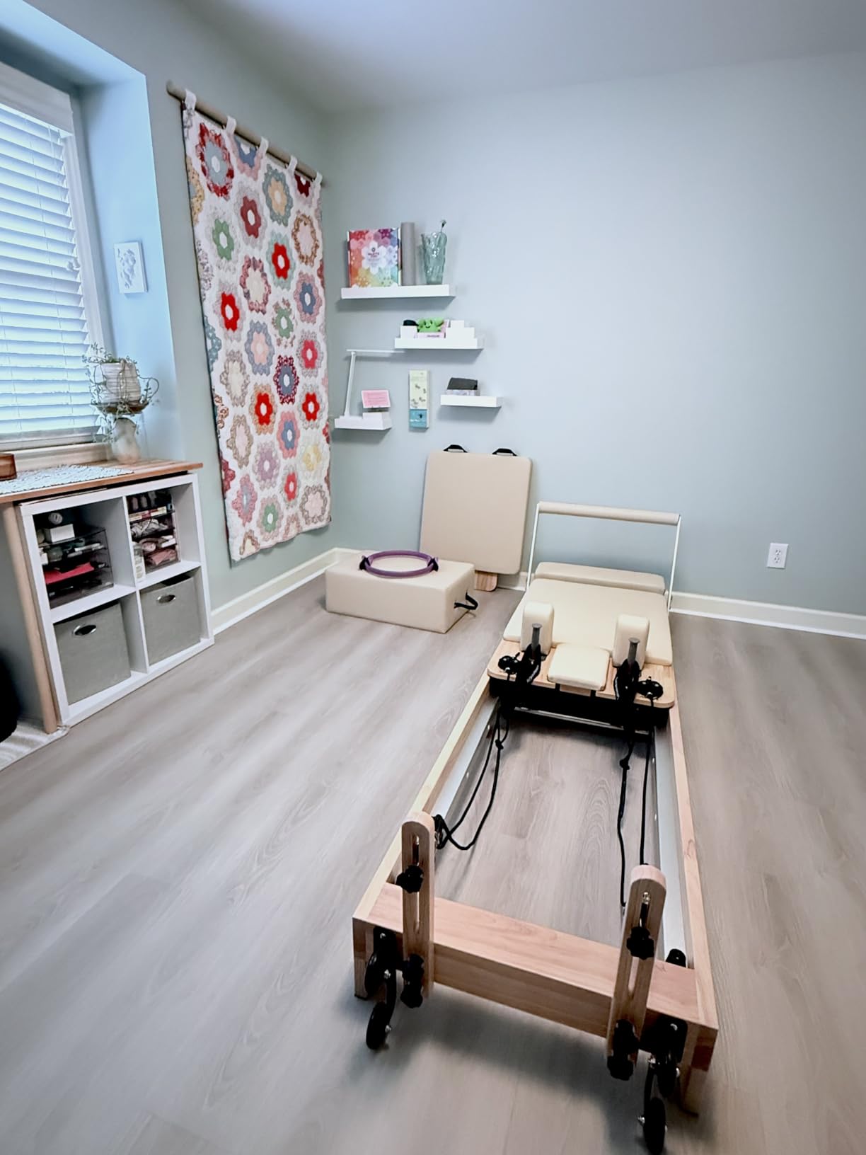 LeisureKing Pilates Reformer Machine, Quick-Assembly Studio Grade Pilates Equipment for Gym and Home, Oak Wood Pilates Reformer with Reformer Accessories customer photo 1