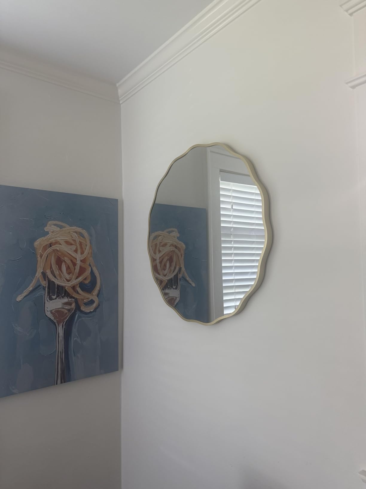 WallBeyond Round Wavy Mirror for Wall Decorative 32 inch, Modern Round Mirror Aluminum Frame for Bathroom Bedroom Living Room Home House Office Entryway, Gold customer photo 1