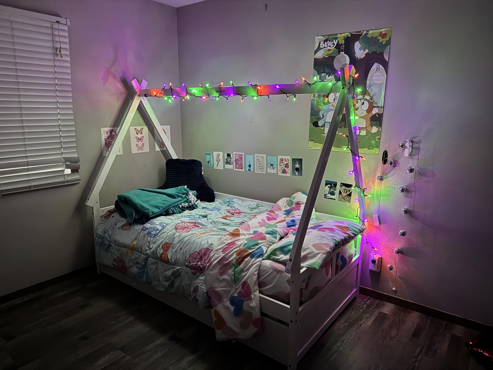 GIANTEX House Bed with Trundle Twin, Wood Montessori Bed Frame with Safety Guardrail, Low Kids Teepee Bed for Boys Girls Teens, White customer photo 1