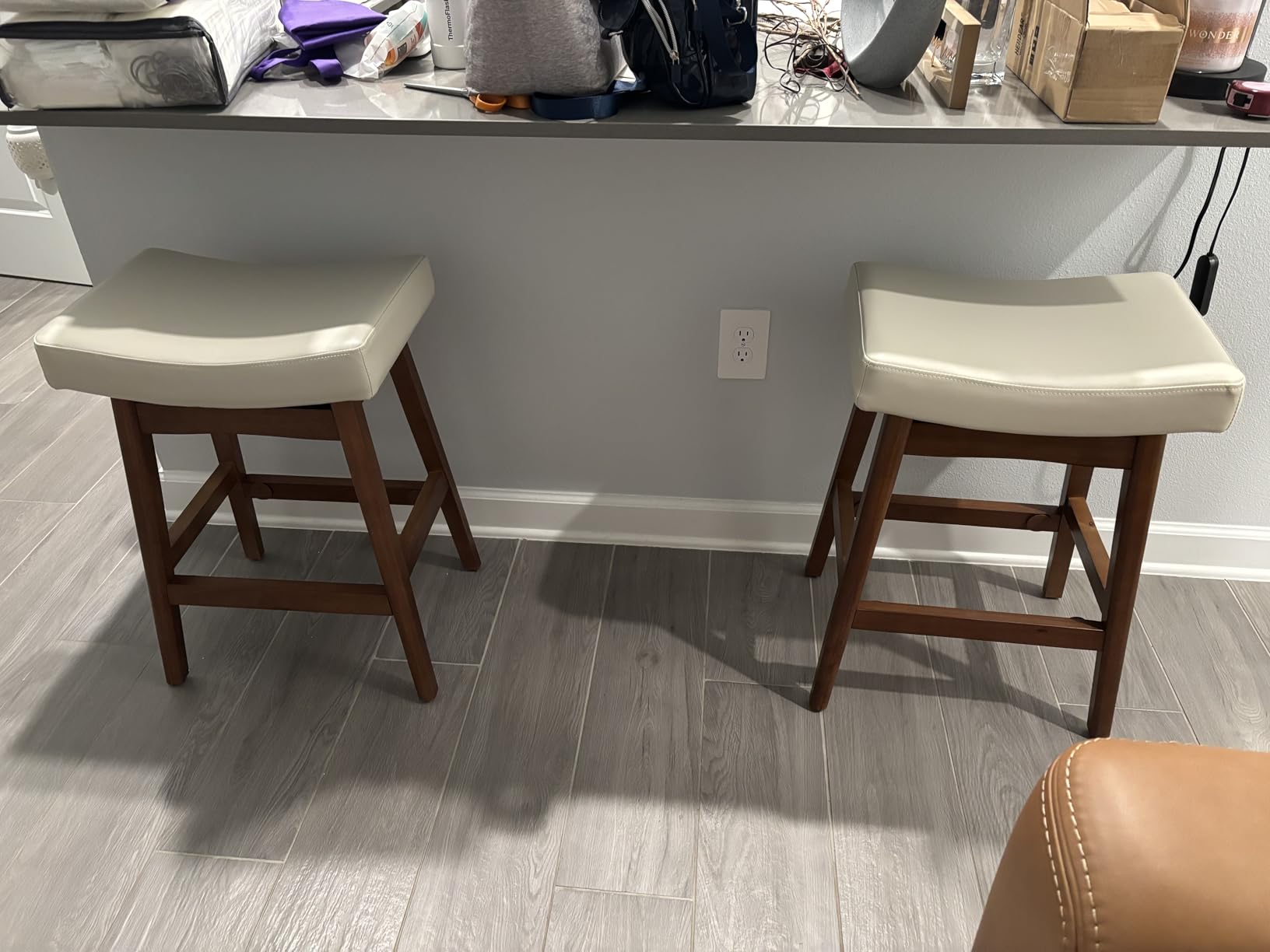 Bar Stools Set of 3, Barstools with Sturdy Wood Legs, Saddle Seat Counter Height Bar Stools for Kitchen Counter, Bar, Dining, 24 Inch Farmhouse Counter Stools, Antique White Leather customer photo 2