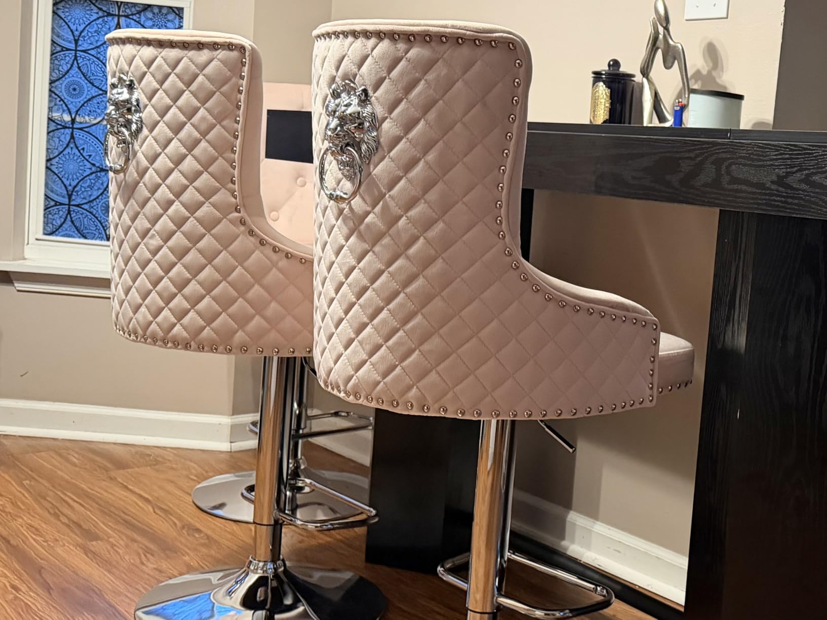 Gold Barstools Set of 4, Velvet Swivel Bar Height Stools with Lion Pull Ring, Upholstered Counter Height Stools with High Tufted Back, Modern Adjustable Bar Chairs for Kitchen Island/Cafe, Grey customer photo 1