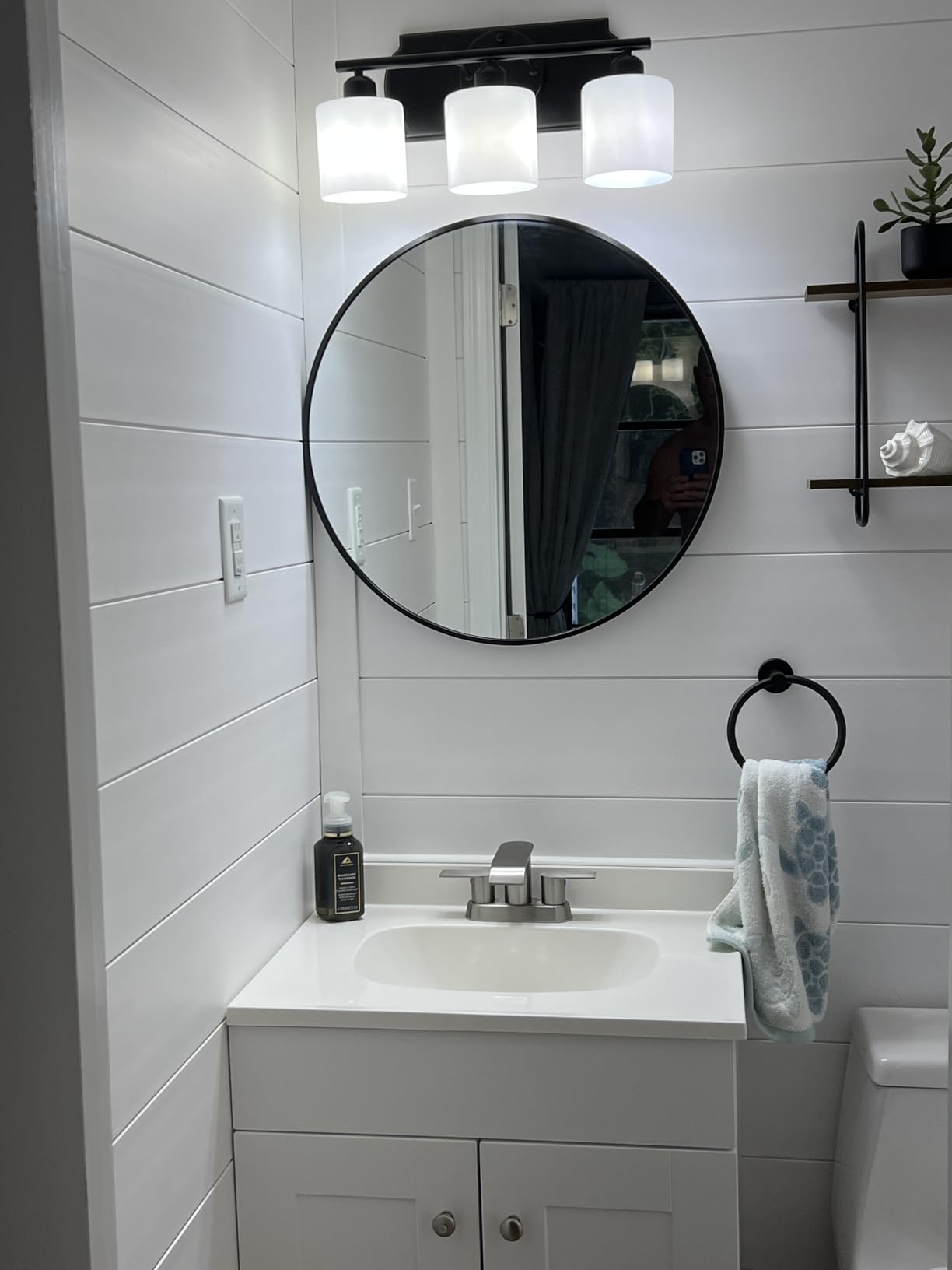 Oruii Round Mirror, 24 inch Silver Circle Mirror, Brushed Nickel Metal Frame | High Definition, Waterproof, Rust-resistant, Round Mounted Mirrors for Bathroom, Living Room, Bedroom, Hallway, Vanity, Wall Décor customer photo 2