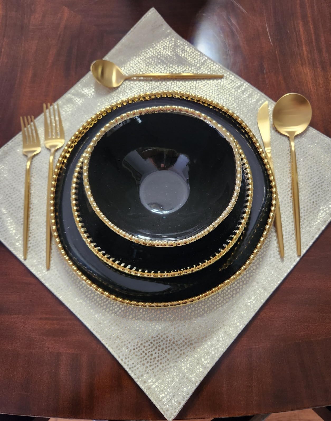 Christian Siriano Akoya Porcelain Dinnerware Set, 12-Piece - Dish Set for 4, Plates and Bowls Set, White and Gold customer photo 2