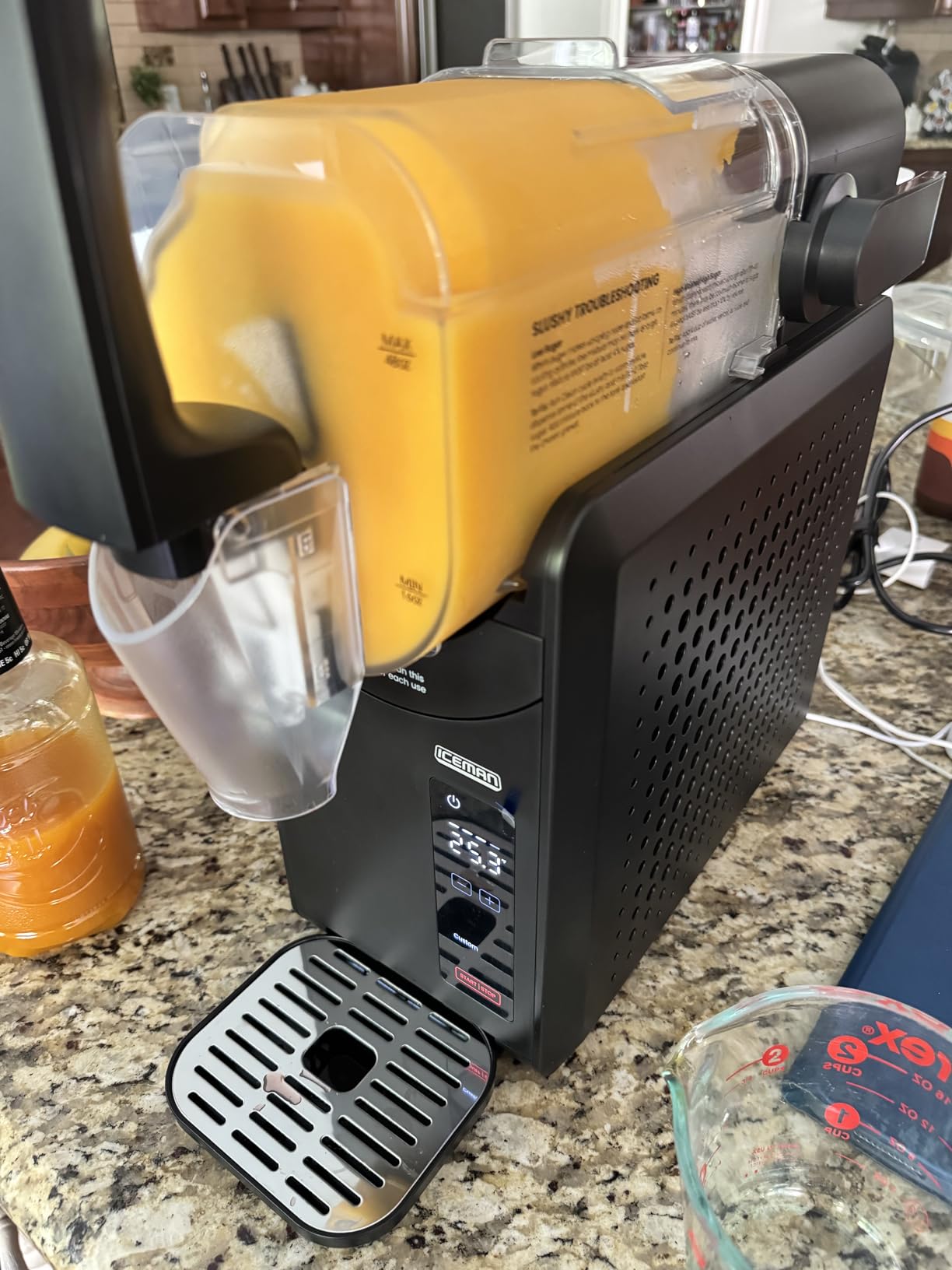 Iceman by Chefman Slush-Ease 68oz Slushie Machine, 48oz Liquid Capacity Frozen Drink Maker & Slushy Machine with 5 Presets and LED Display customer photo 1