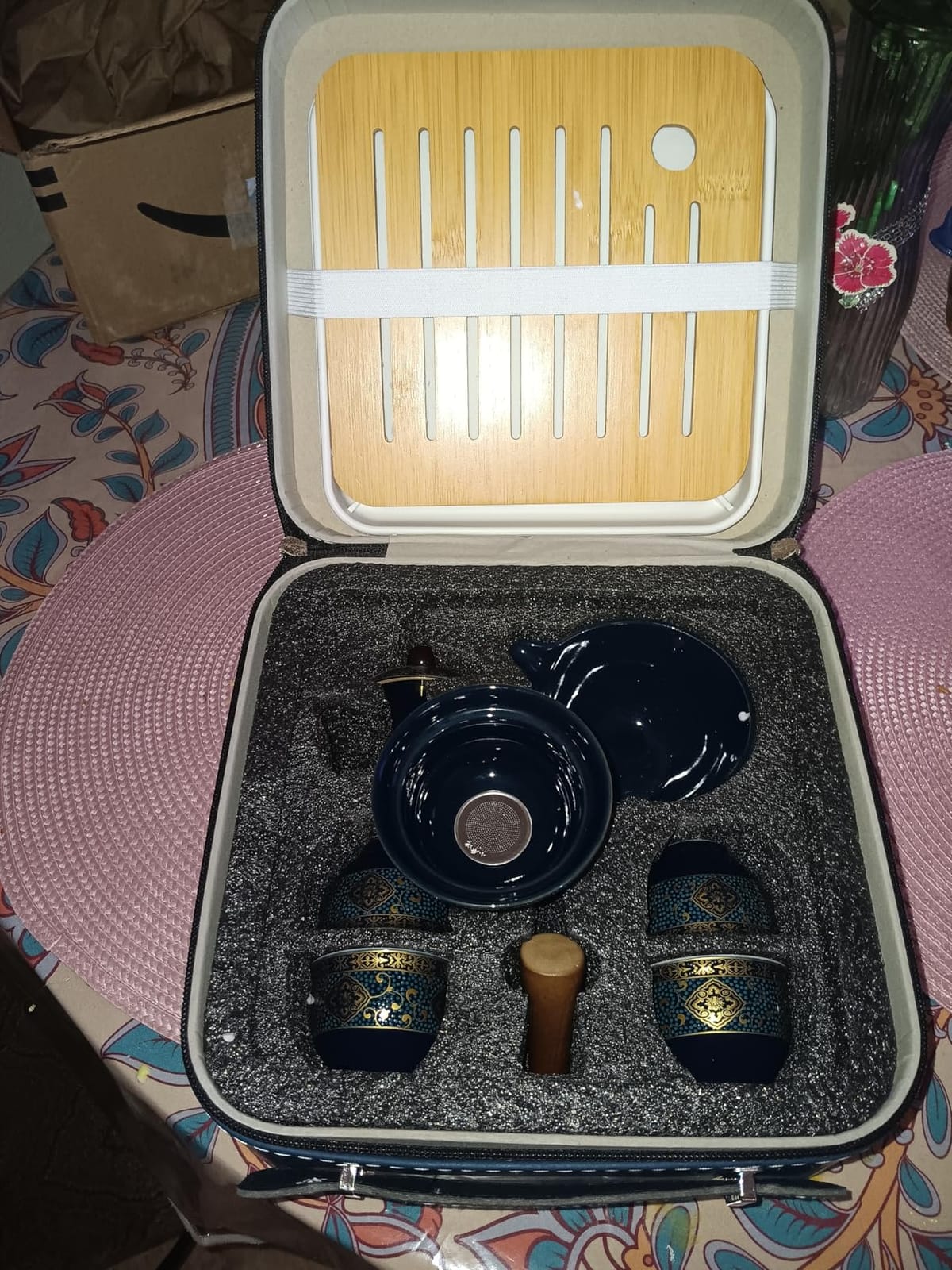 Chinese Tea Set, Chinese Gongfu Tea Set, Portable Teapot Set with 360 Rotation Tea Maker and Infuser, Kung Fu Tea Set Portable All in One Leather Bag (4cups-Floral Black) customer photo 2