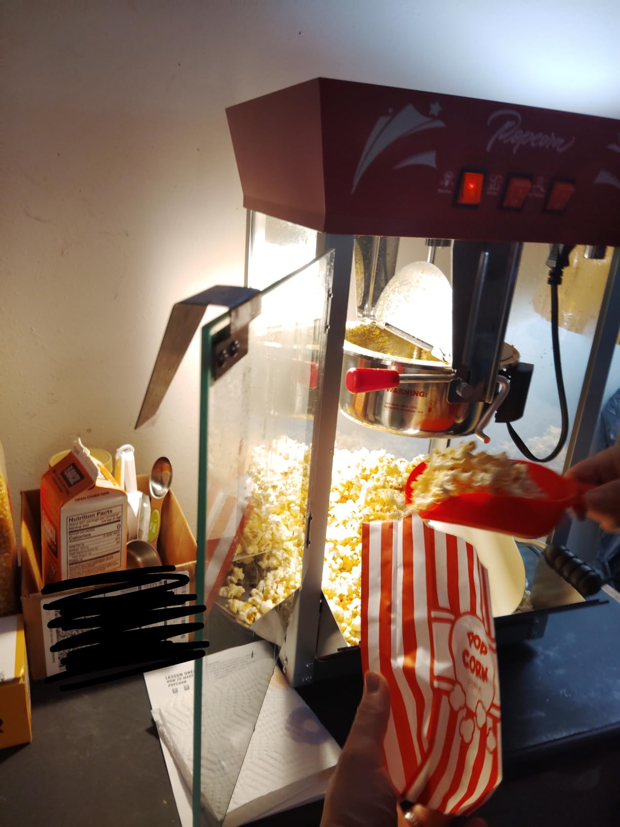 Popcorn Maker Machine, 12 Ounce Kettle Stainless Steel Commercial Popcorn Machine with Tempered Glass, Warming Deck, 900W Countertop Popcorn Popper for Parties, Events, and Home Theater customer photo 1