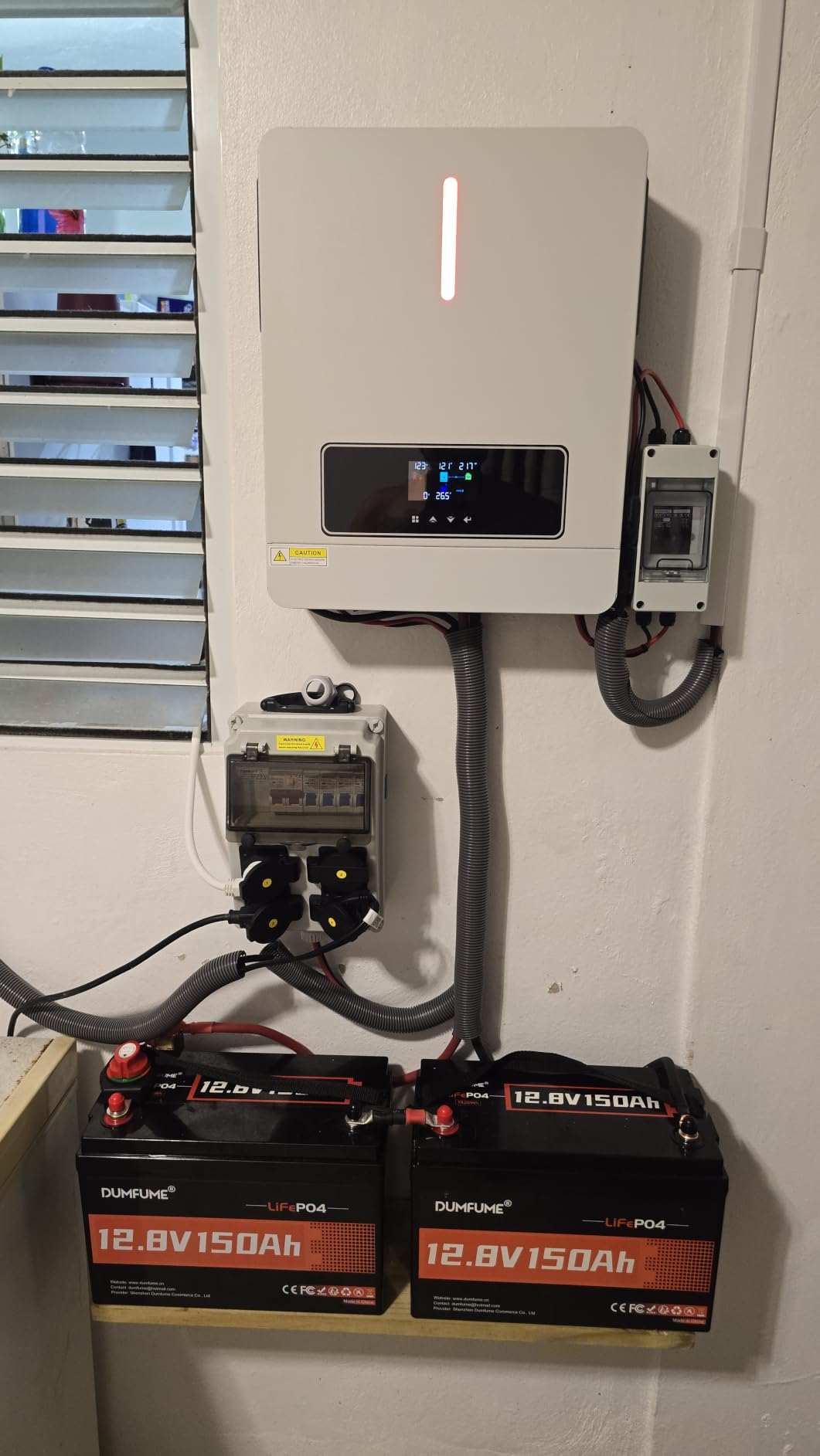 3600W Hybrid Solar Inverter 24VDC to 110V/120VAC | All-in-One Pure Sine Wave Hybrid Solar Inverter with 120A MPPT Charge Controller Ideal for Home & Outdoor Use customer photo 1