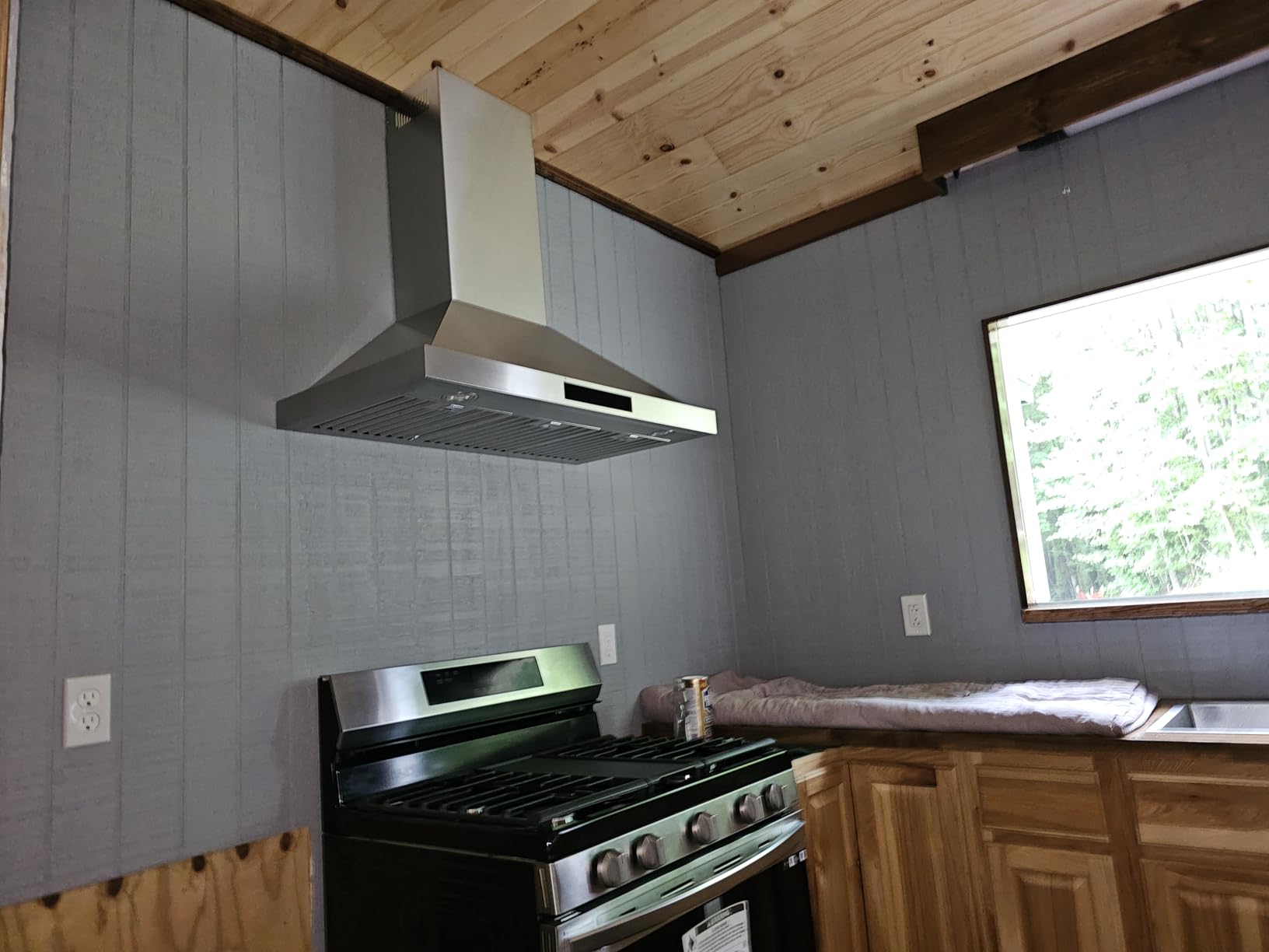 1200 CFM 36 Inch Wall Mount Range Hood, Stainless Steel Angled Design | 36-inch high-airflow range hood, ultra-quiet, easy to clean, LED lighting, Premium feel customer photo 1