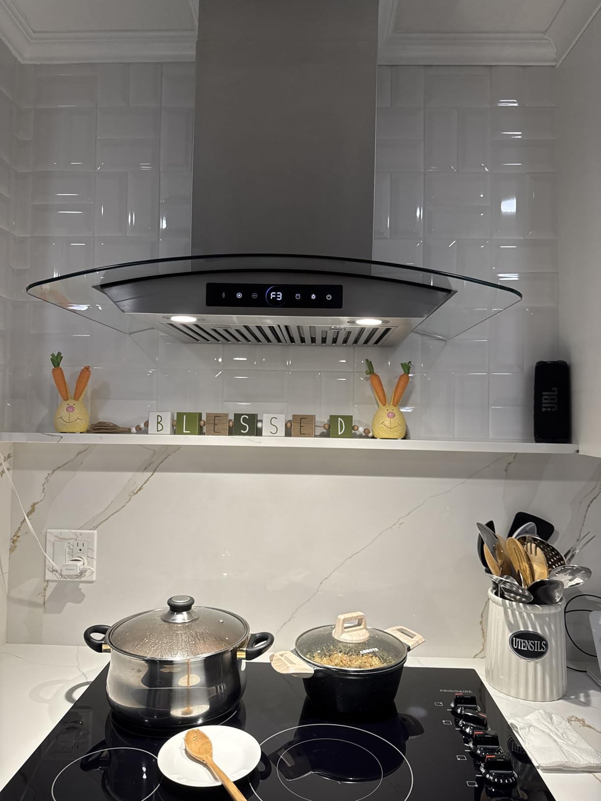 1200 CFM 36 Inch Wall Mount Range Hood, Stainless Steel Angled Design | 36-inch high-airflow range hood, ultra-quiet, easy to clean, LED lighting, Premium feel customer photo 2
