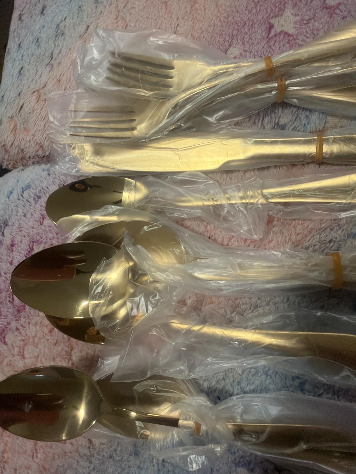 PHILIPALA 60 Piece Gold Silverware Set, Stainless Steel Flatware Set for 12 Food Grade Novelty Flatware Cutlery Utensil Set Include Knife Fork Spoon Mirror Polished Dishwasher Safe customer photo 2