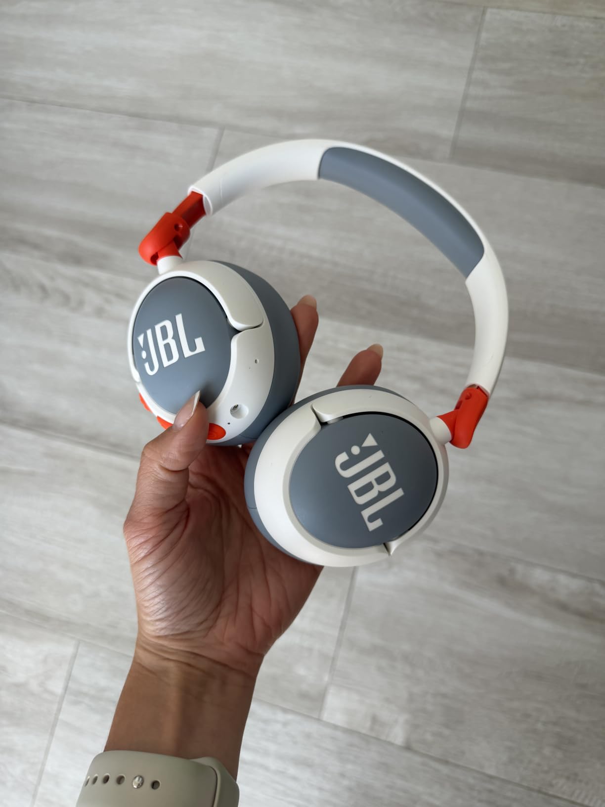 JBL Junior 470NC - Cancelling Kids Headphones - White | JBL Safe Sound 85dB, Parental Control with Customizable Volume Playtime, Easy monitoring, Active Noise Cancelling customer photo 1