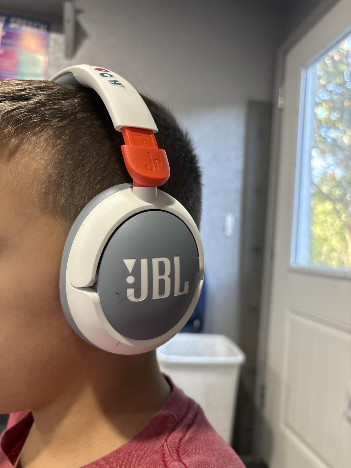 JBL Junior 470NC - Cancelling Kids Headphones - White | JBL Safe Sound 85dB, Parental Control with Customizable Volume Playtime, Easy monitoring, Active Noise Cancelling customer photo 2