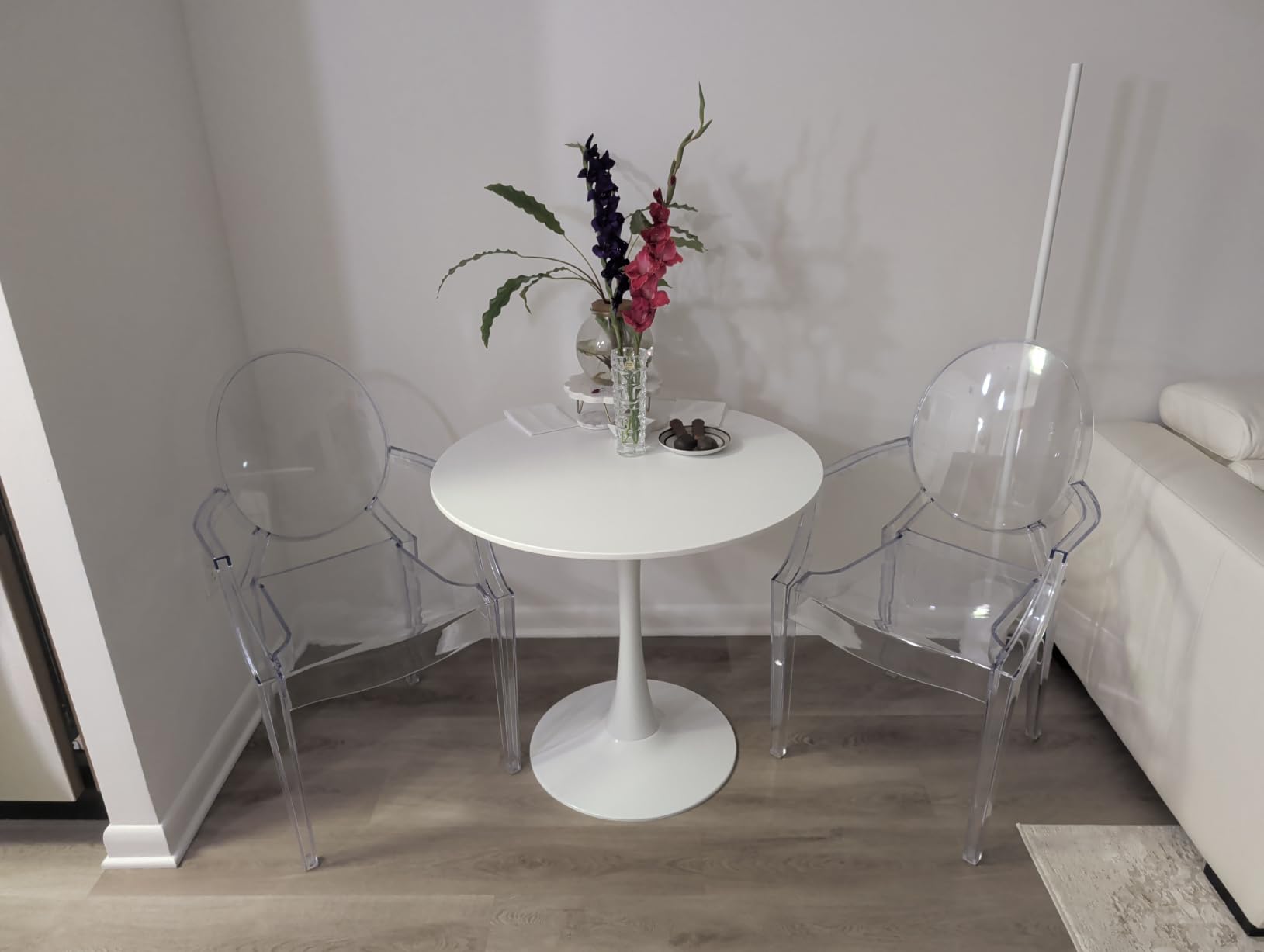 Round Dining Table, 31.5