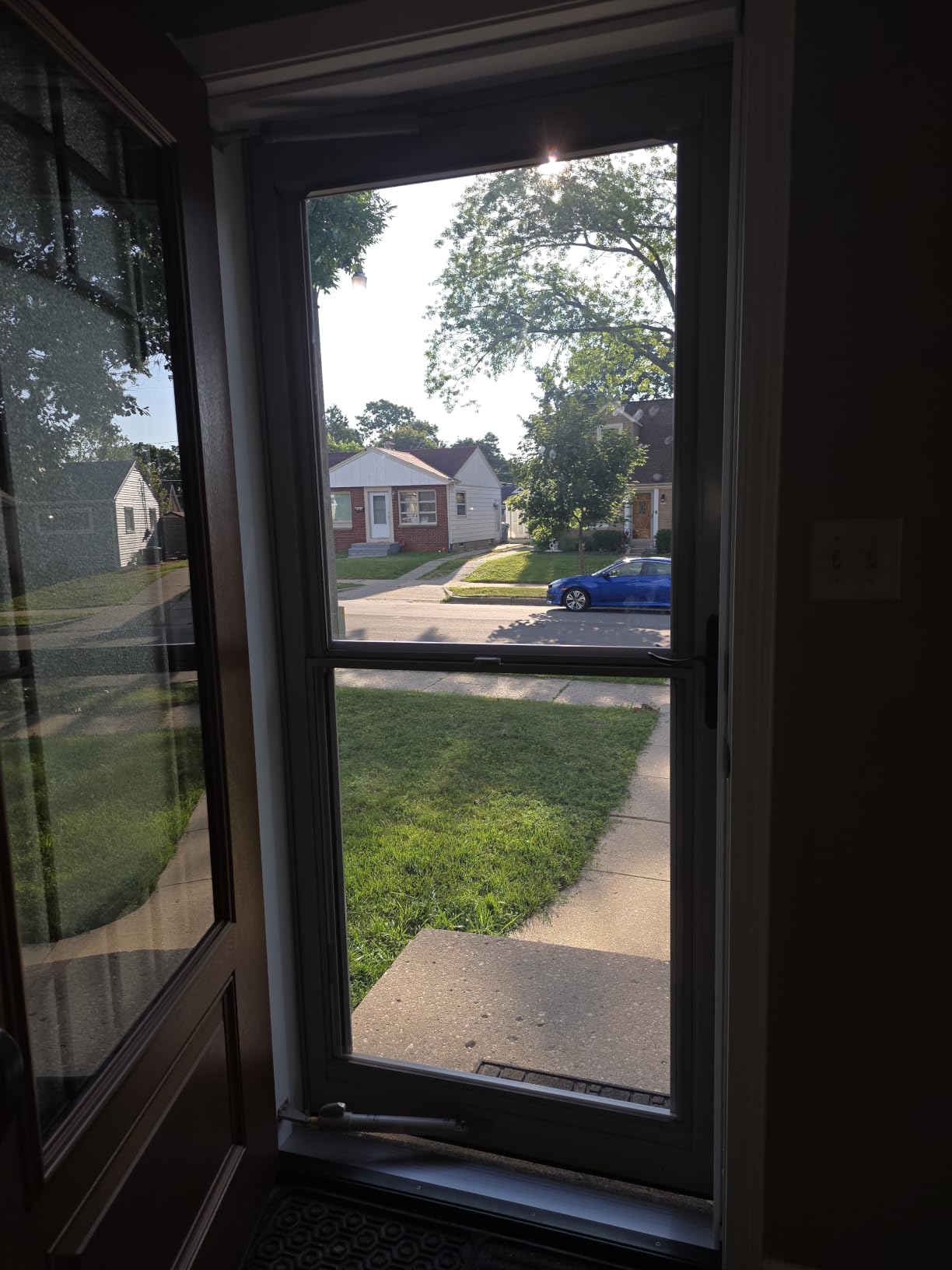LARSON 80 Split Fullview Storm Door, Graphite, 32-in | Low-E Full-View Glass with Retractable Screen Away® Ventilation customer photo 1