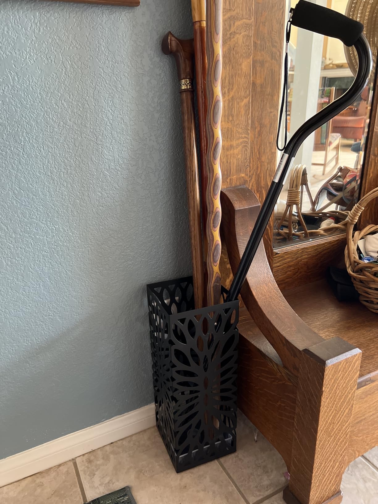 SONGMICS Umbrella Stand, Steel Round, Detachable Drip Tray, 4 Hooks | Umbrella Holder for Entryway, Freestanding Organizer for Canes Walking Sticks, Matte Black, PATSY Collection ULUC022B01 customer photo 2