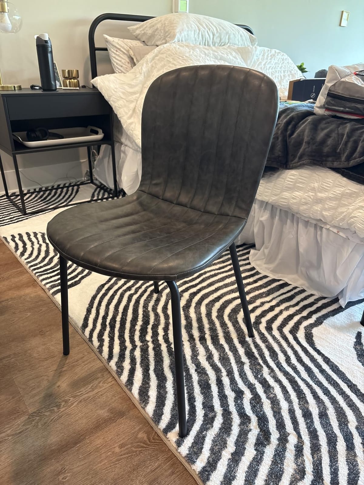 Dining Chair Set of 4, Upholstered PU Leather Seat with Black Metal Legs, Modern Comfortable Kitchen Chair, Curved Backrest Dining Chair for Dining Room Living Home(Mid-Century Brown) customer photo 2