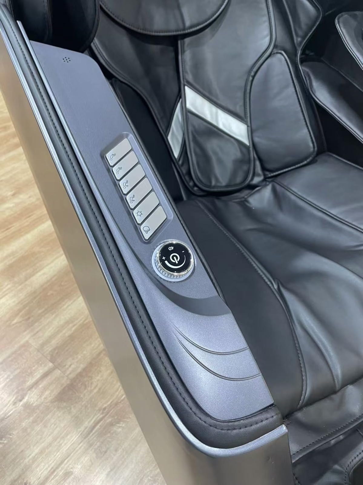 MassaMAX A675 4D Full Body Massage Chair, 172° Flex-SL Track, Calf Kneading | Auto footrest, Yoga stretch, 22 modes, body scan, 172° zero gravity, wireless and USB charging, lumbar and calf heat comfort customer photo 2
